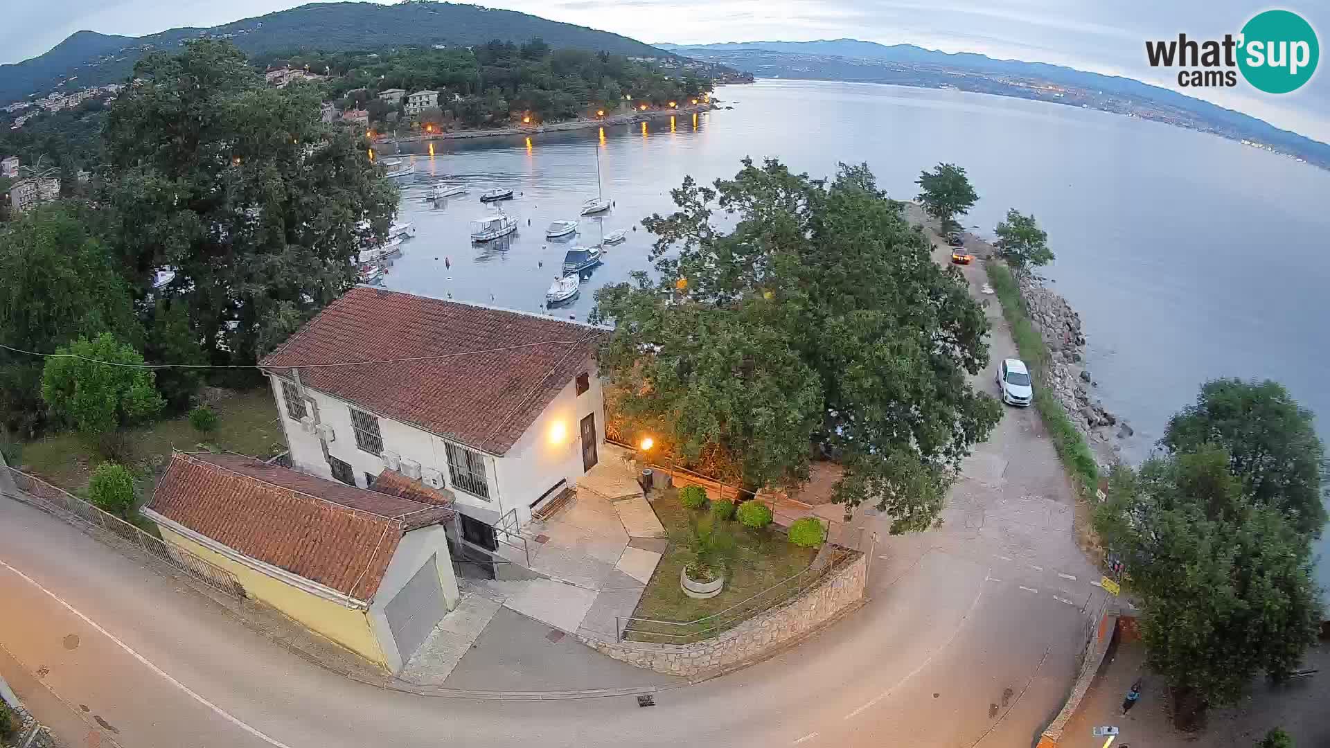 Ika Harbor Webcam – LIVE View of the Harbor and Opatija Lights