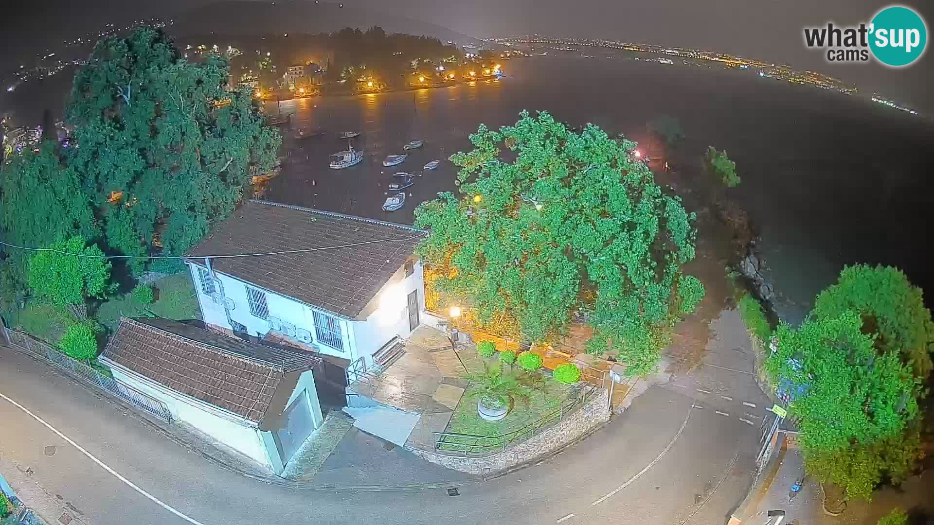 Ika Harbor Webcam – LIVE View of the Harbor and Opatija Lights