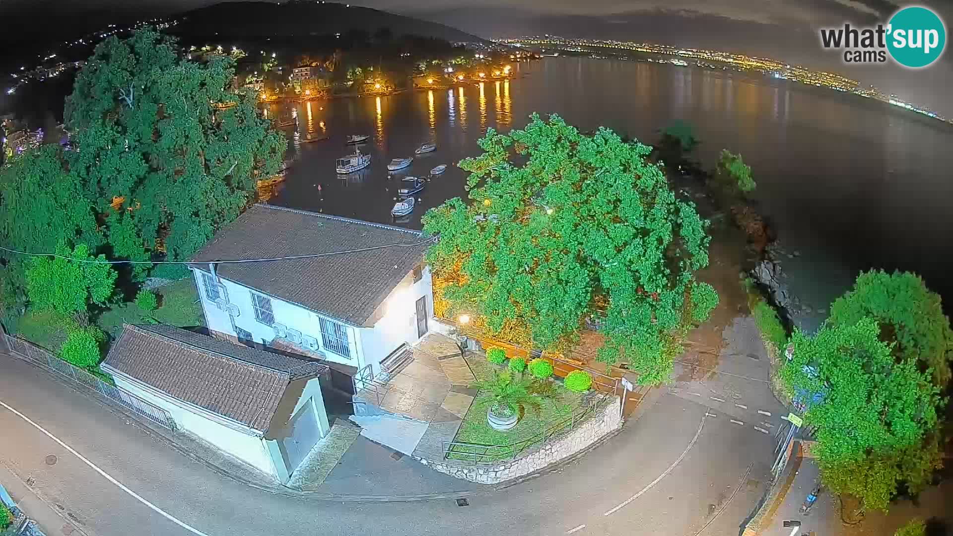Ika Harbor Webcam – LIVE View of the Harbor and Opatija Lights