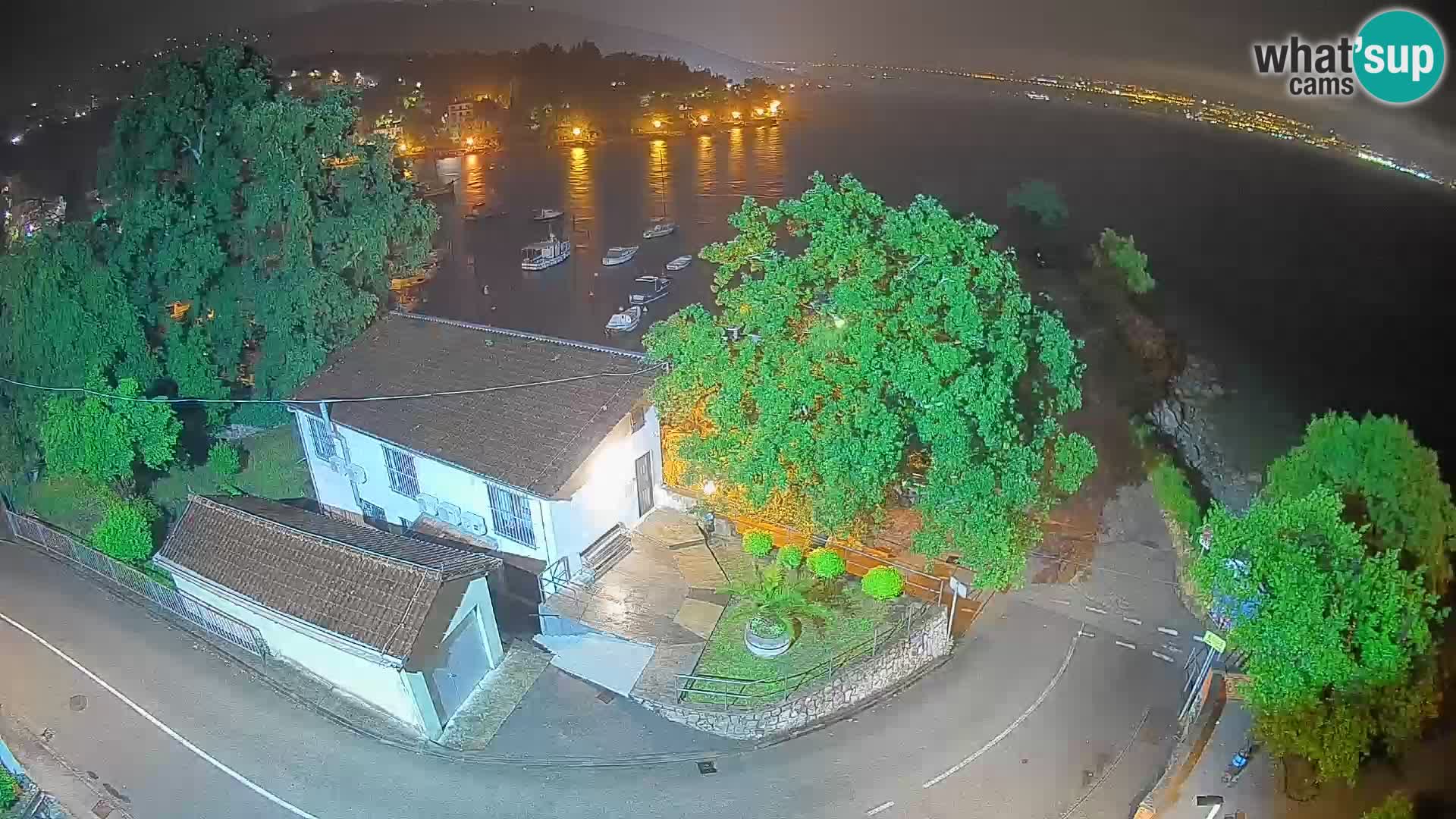 Ika Harbor Webcam – LIVE View of the Harbor and Opatija Lights