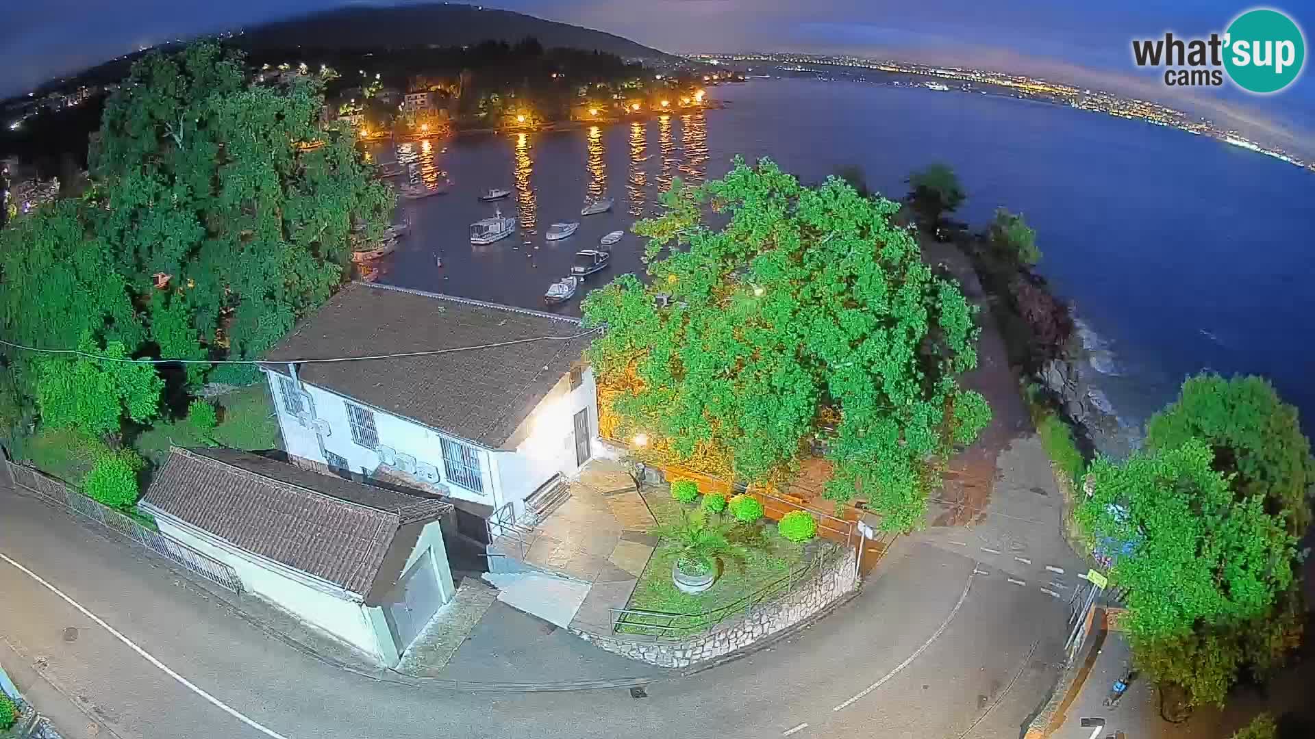 Ika Harbor Webcam – LIVE View of the Harbor and Opatija Lights