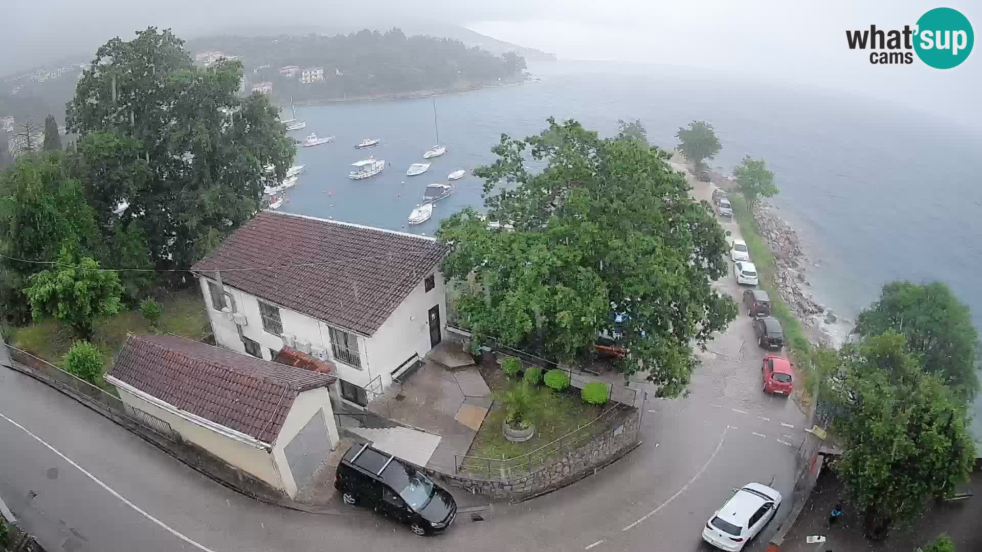 Web kamera luka Ika – Pogled uživo na luku i svjetla Opatije
