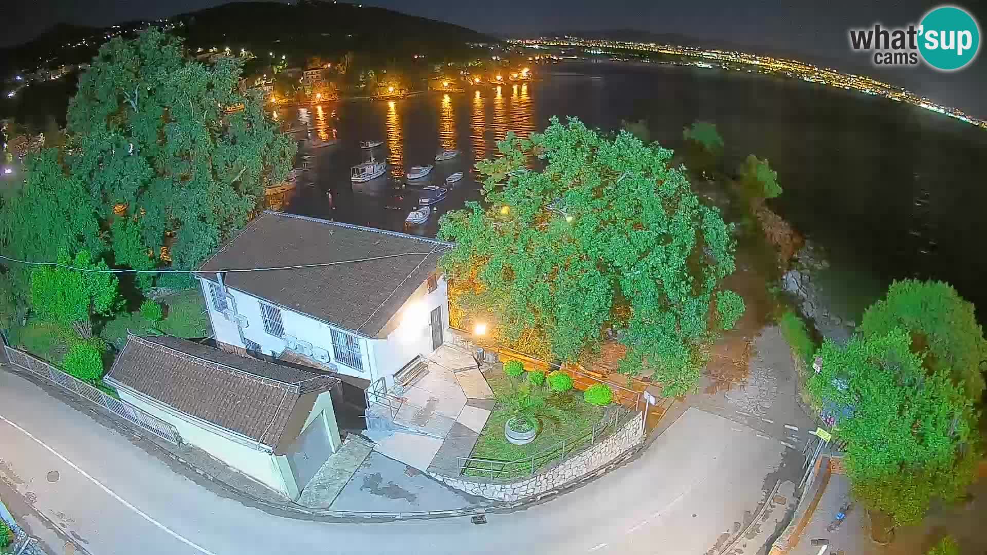 Ika Harbor Webcam – LIVE View of the Harbor and Opatija Lights