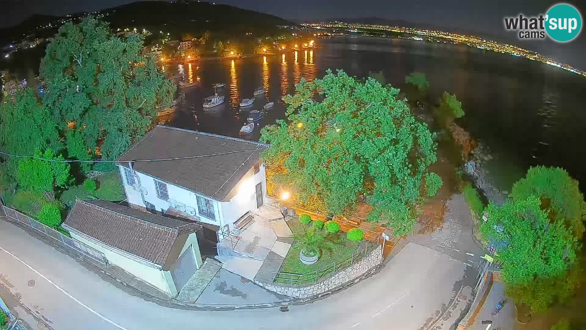 Ika Harbor Webcam – LIVE View of the Harbor and Opatija Lights