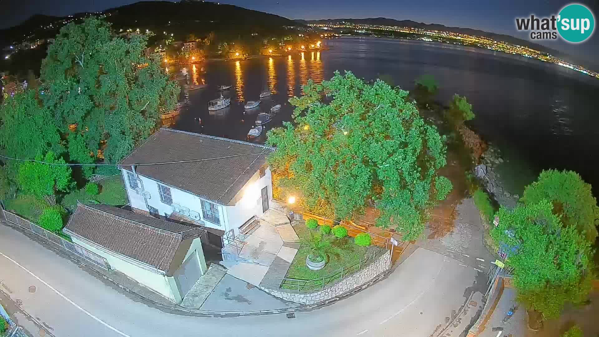 Ika Harbor Webcam – LIVE View of the Harbor and Opatija Lights