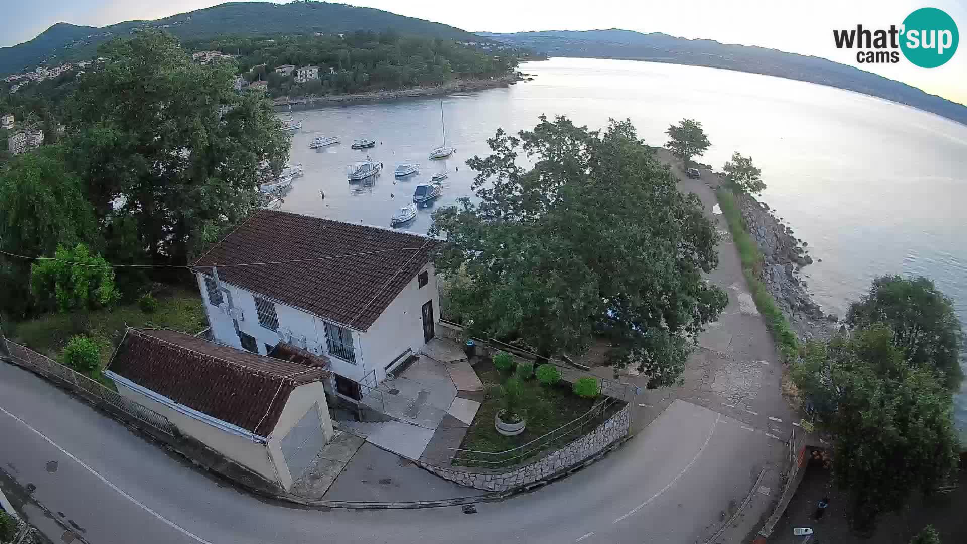 Ika Harbor Webcam – LIVE View of the Harbor and Opatija Lights