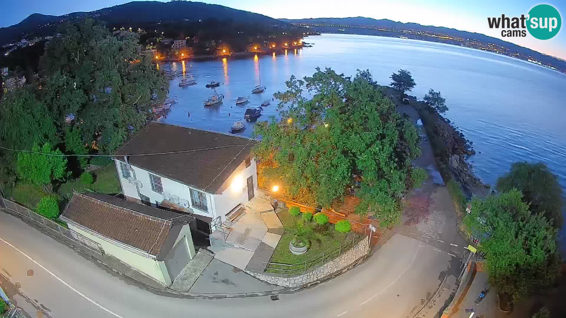 Ika Harbor Webcam – LIVE View of the Harbor and Opatija Lights