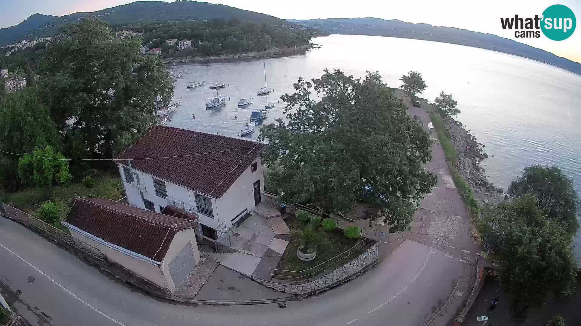 Ika Harbor Webcam – LIVE View of the Harbor and Opatija Lights