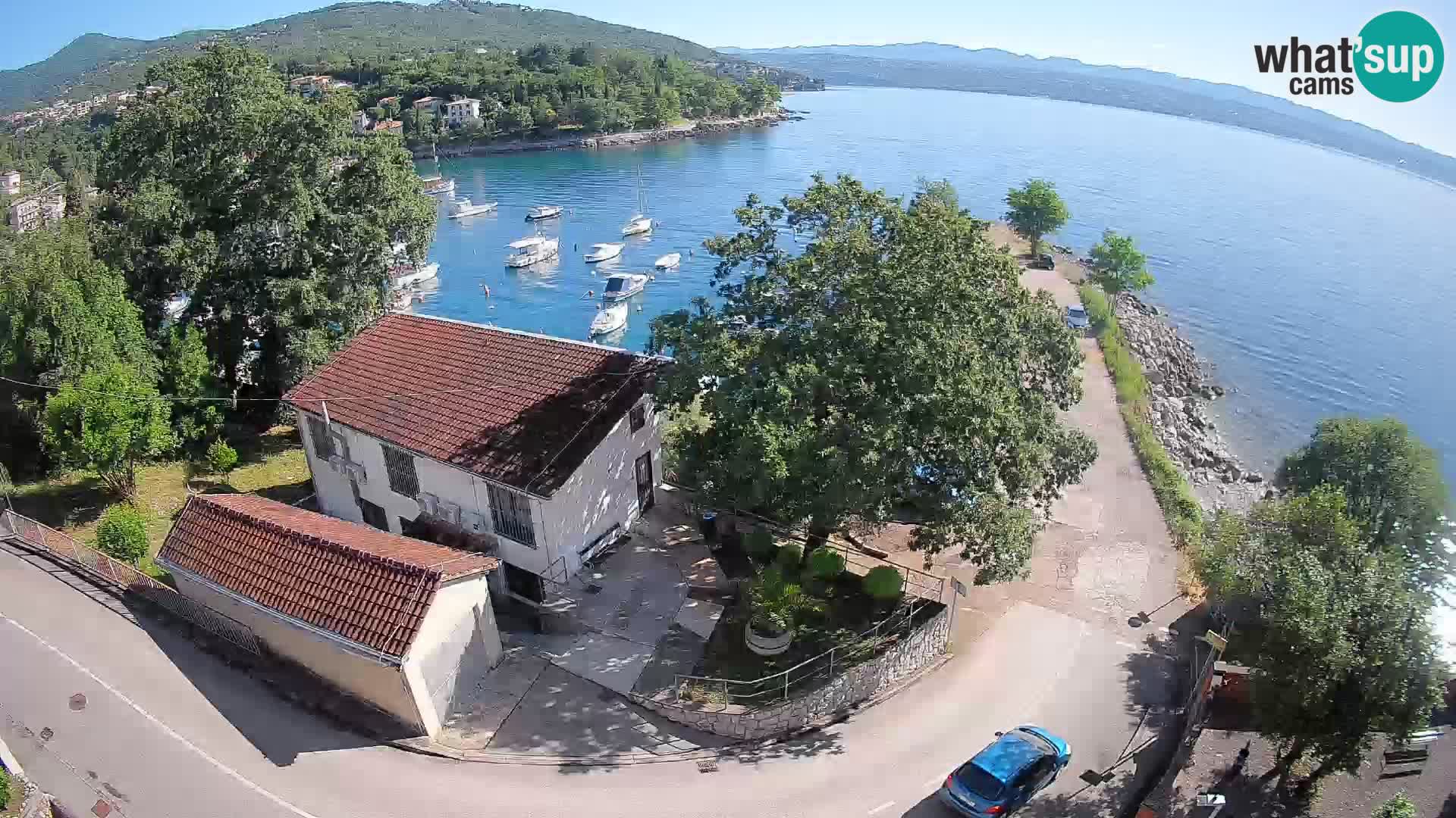 Spletna kamera pristanišče Ika – Pogled v živo na pristanišče in luči Opatije