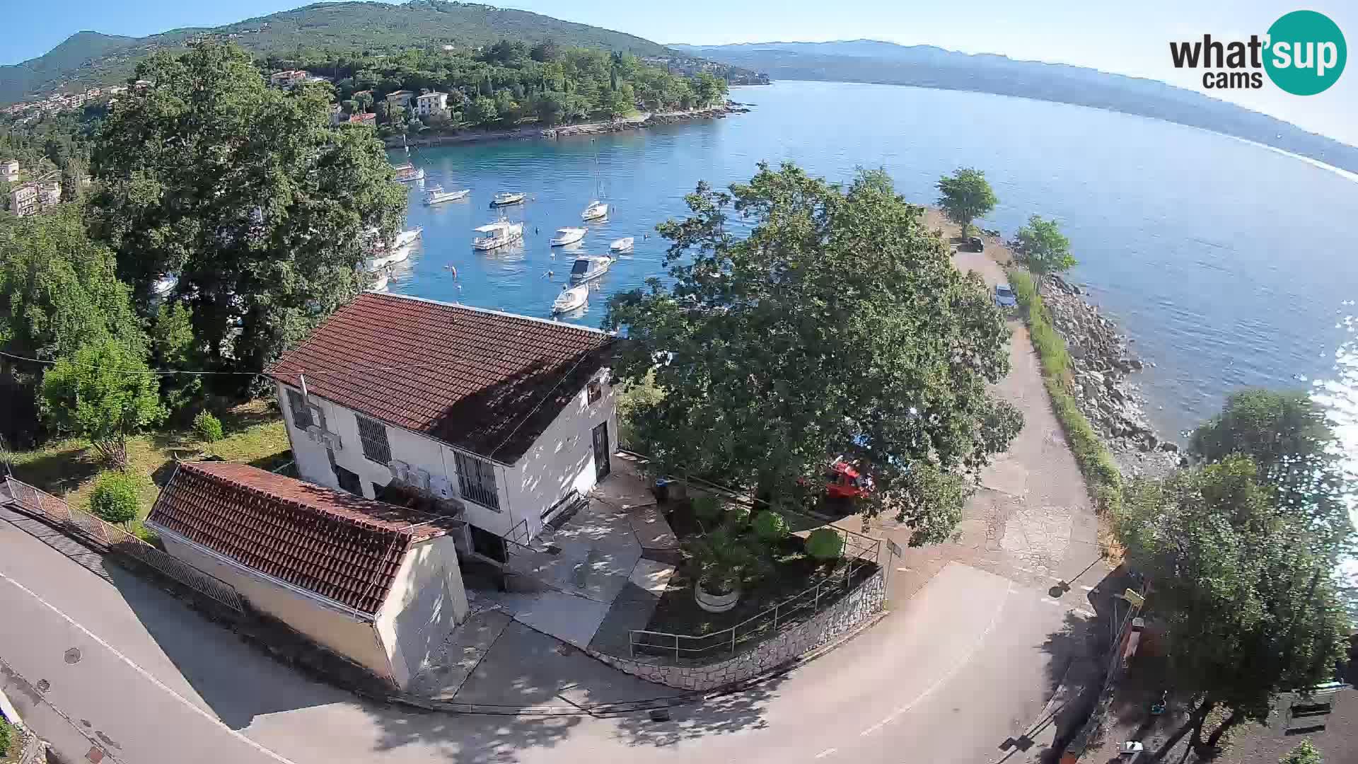 Web kamera luka Ika – Pogled uživo na luku i svjetla Opatije