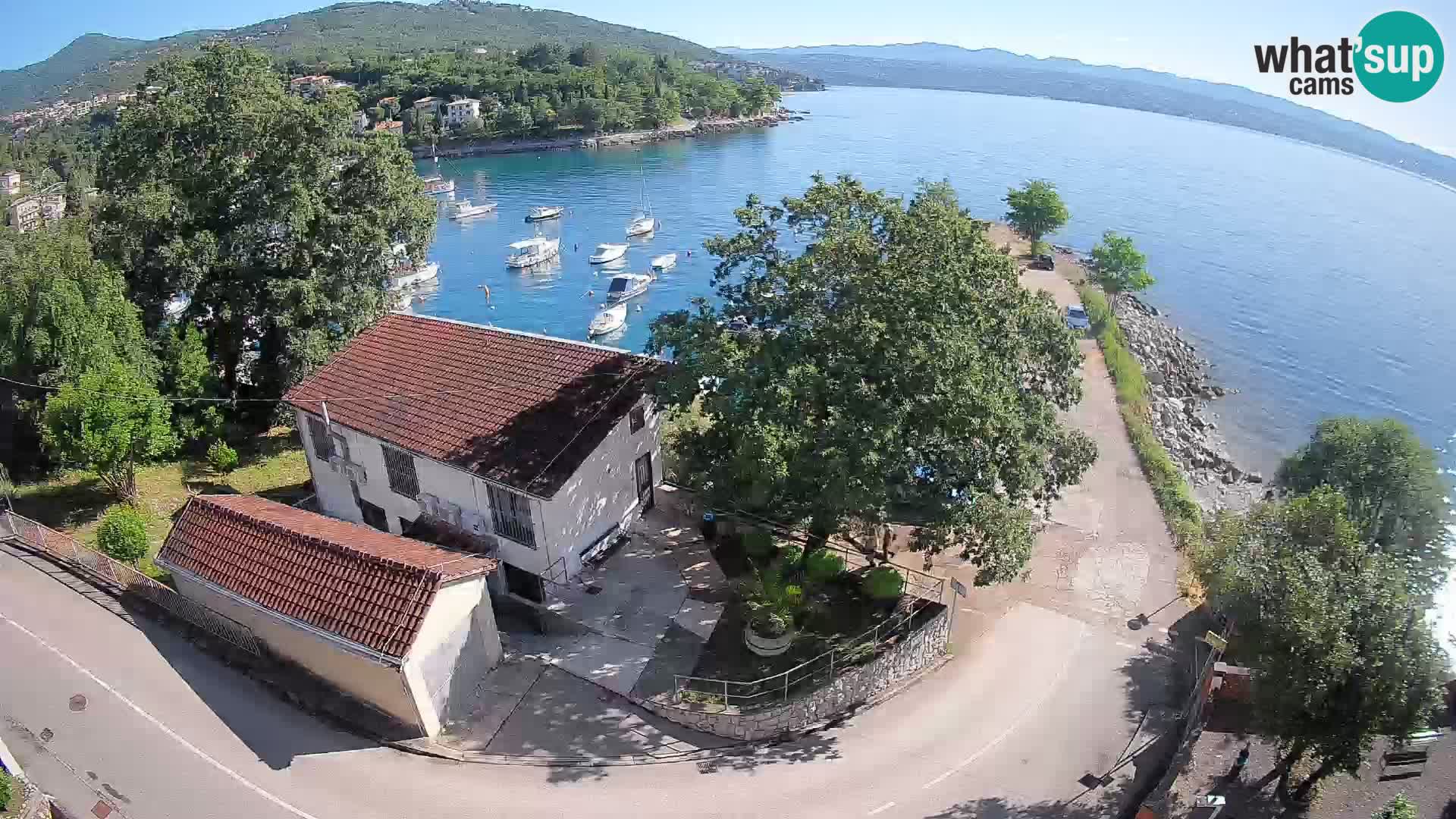 Web kamera luka Ika – Pogled uživo na luku i svjetla Opatije