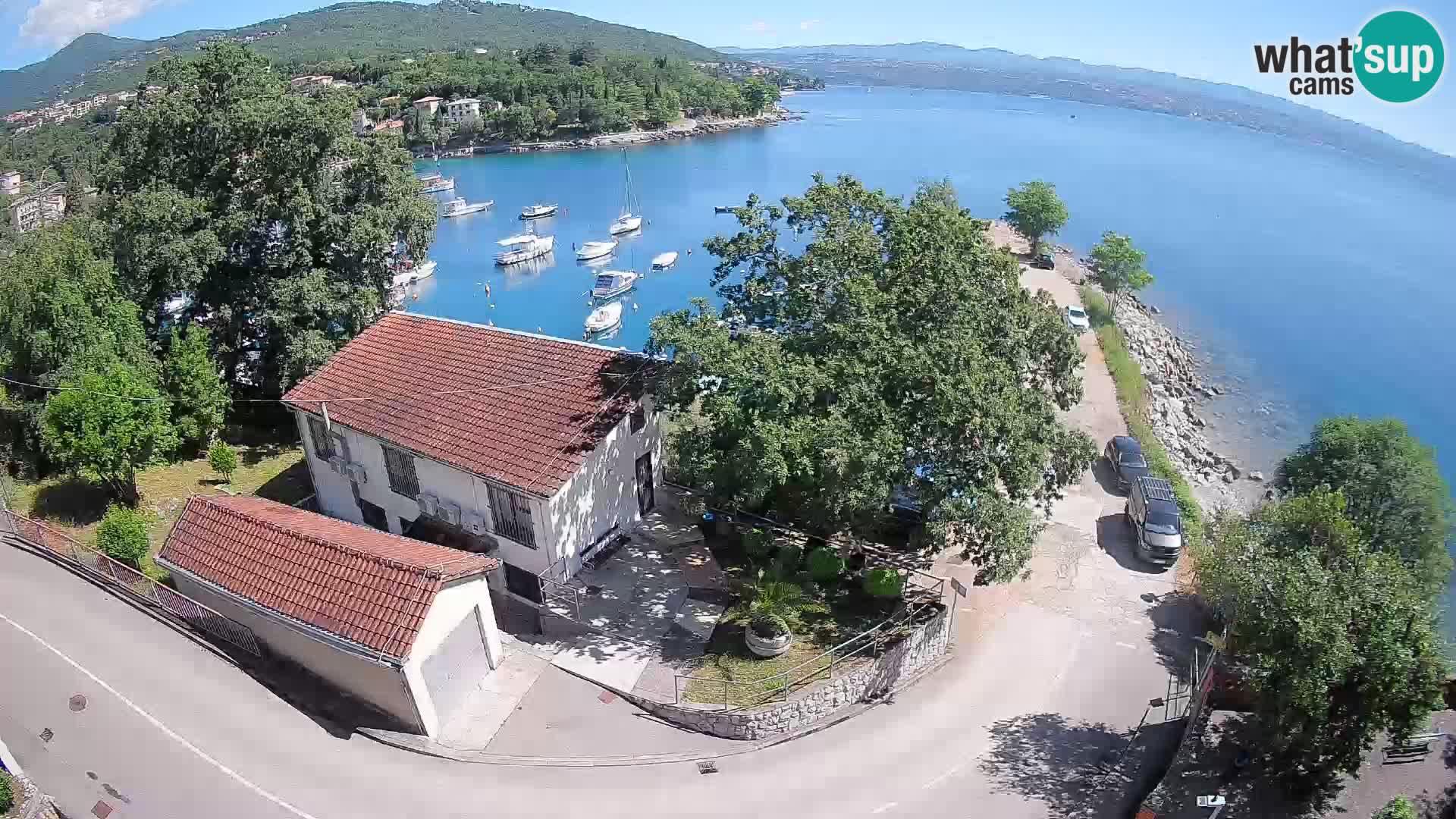 Web kamera luka Ika – Pogled uživo na luku i svjetla Opatije