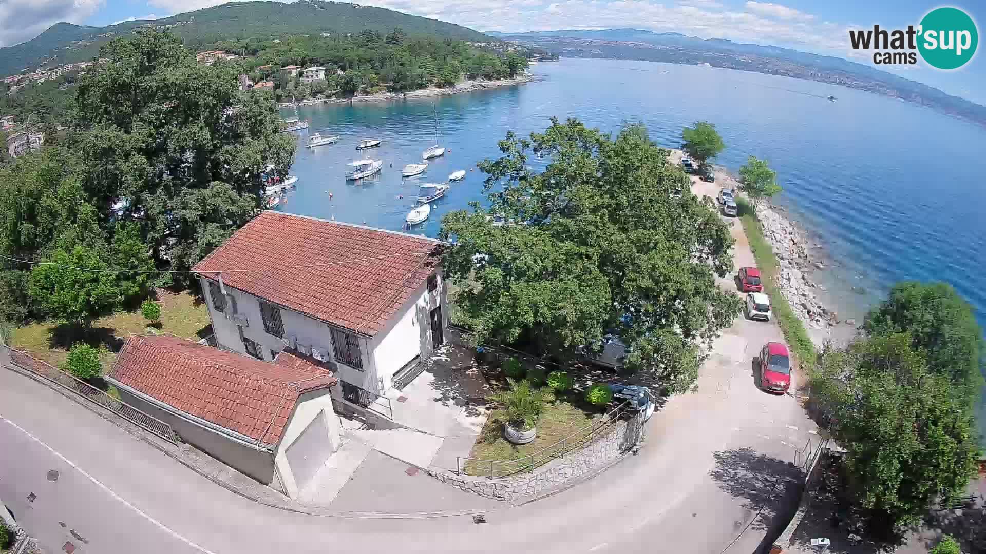 Web kamera luka Ika – Pogled uživo na luku i svjetla Opatije