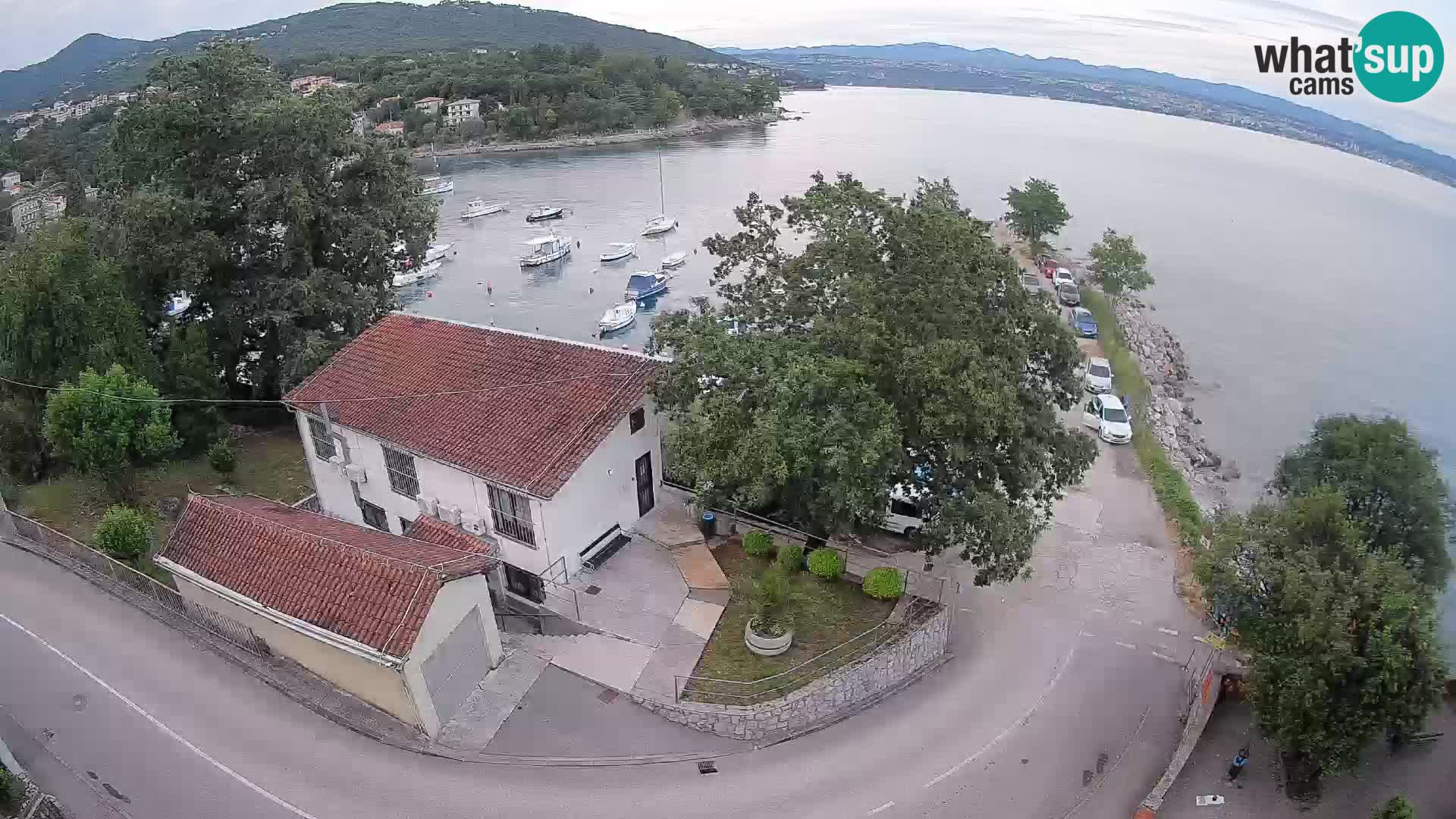 Web kamera luka Ika – Pogled uživo na luku i svjetla Opatije