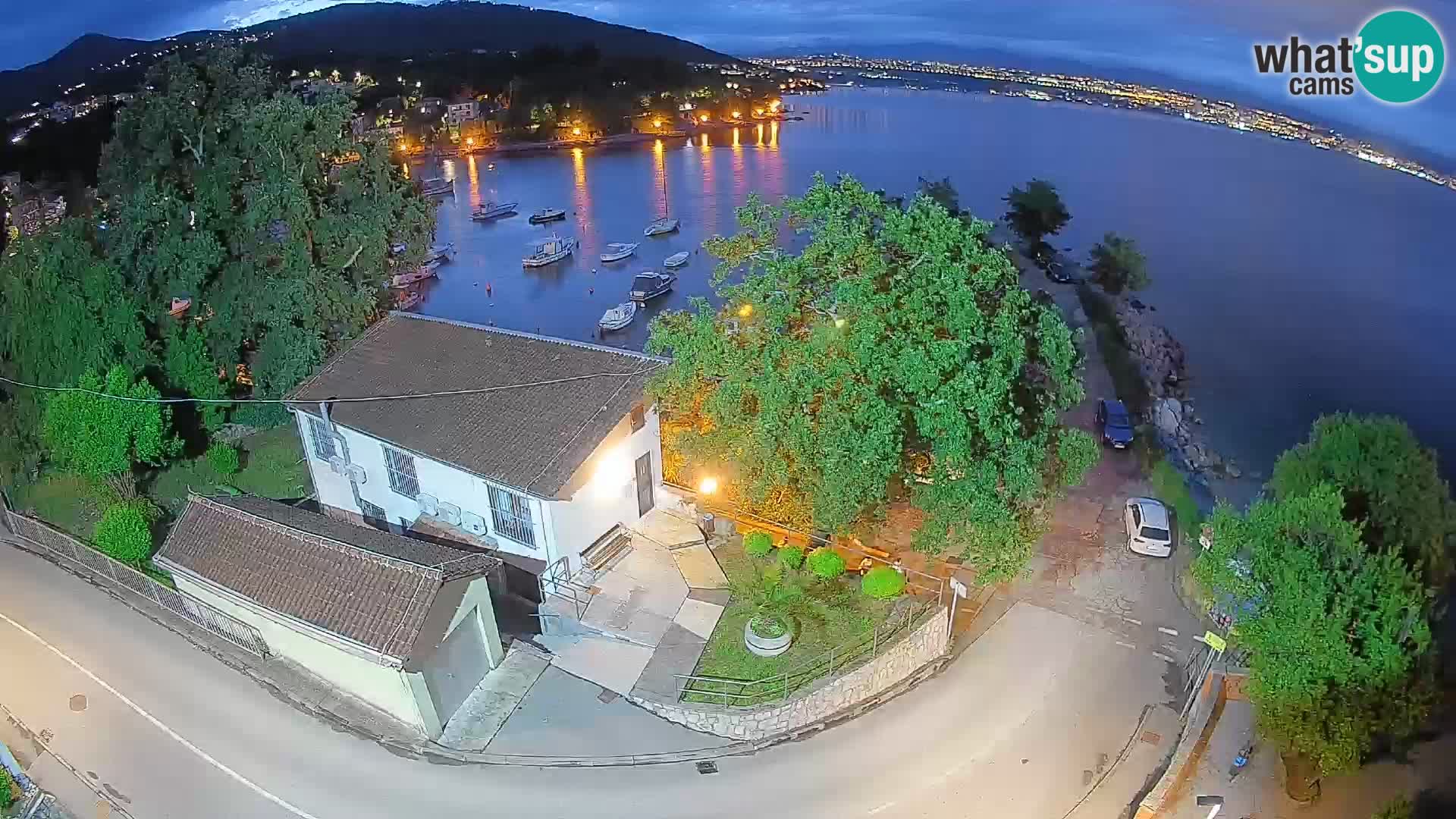 Ika Harbor Webcam – LIVE View of the Harbor and Opatija Lights