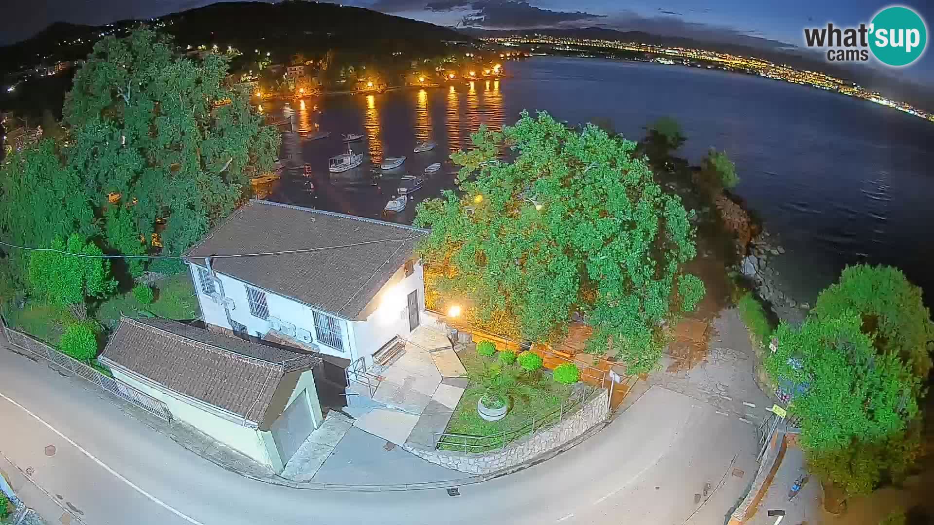 Ika Harbor Webcam – LIVE View of the Harbor and Opatija Lights