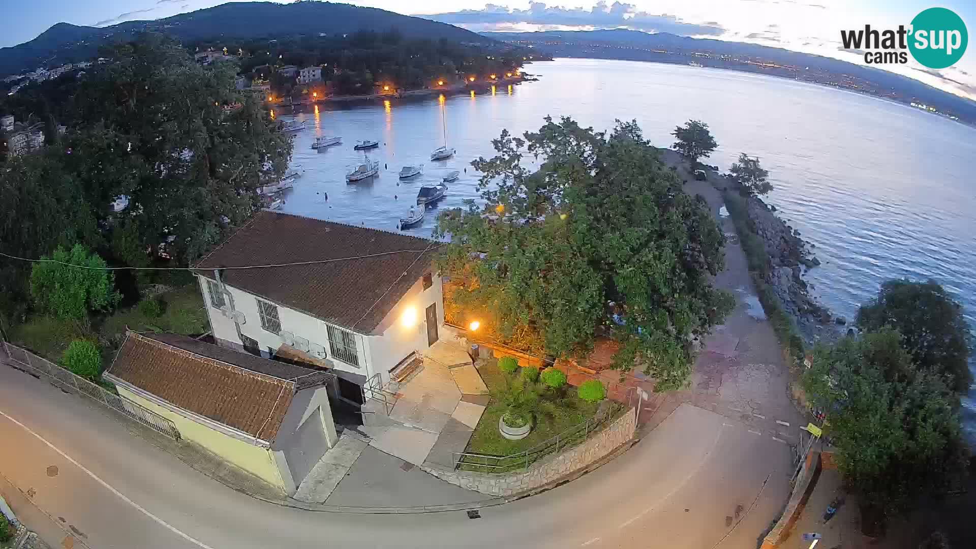 Ika Harbor Webcam – LIVE View of the Harbor and Opatija Lights
