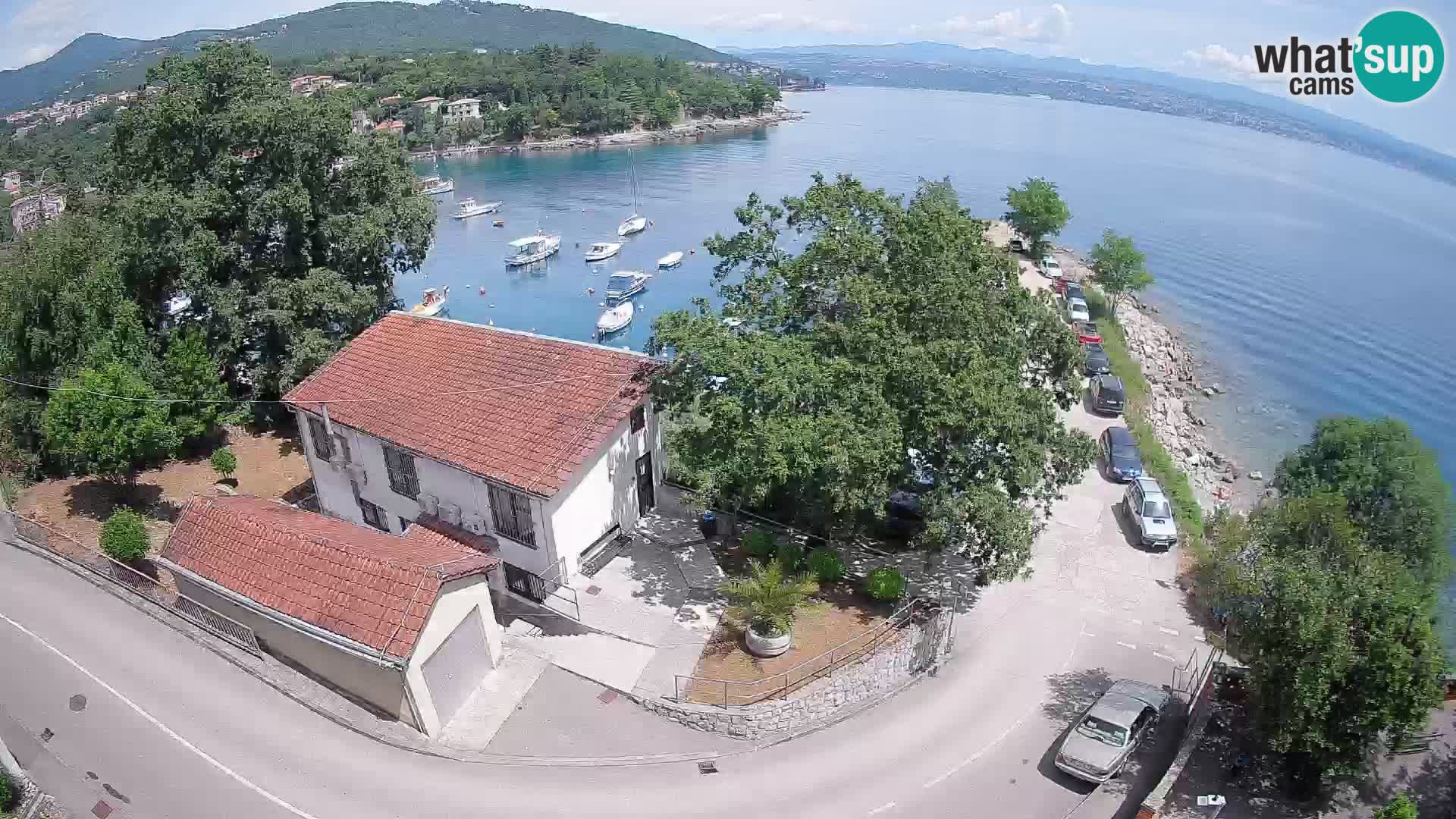 Spletna kamera pristanišče Ika – Pogled v živo na pristanišče in luči Opatije