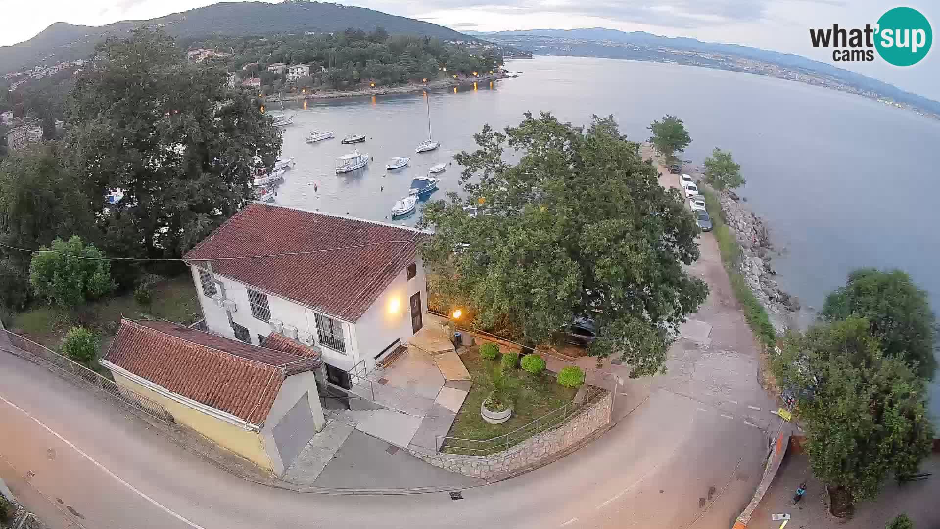 Ika Harbor Webcam – LIVE View of the Harbor and Opatija Lights