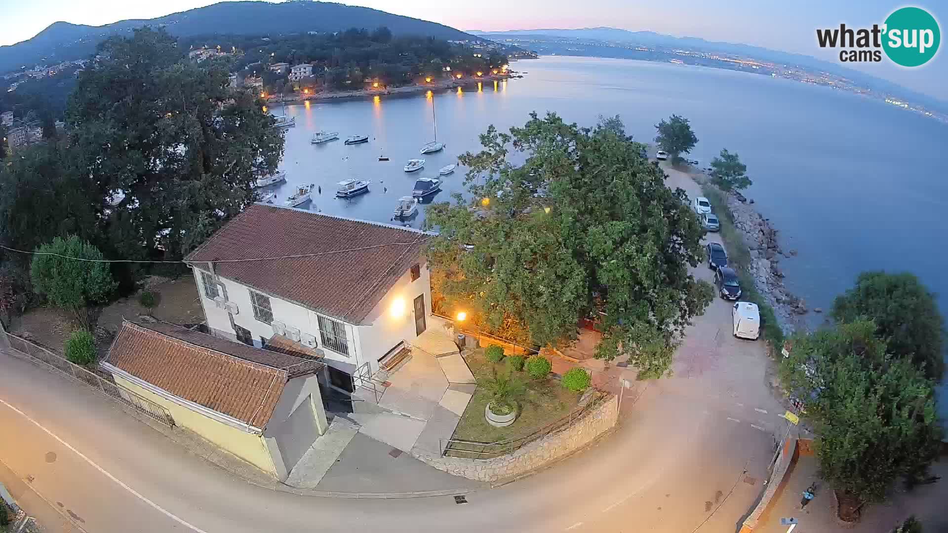 Ika Harbor Webcam – LIVE View of the Harbor and Opatija Lights