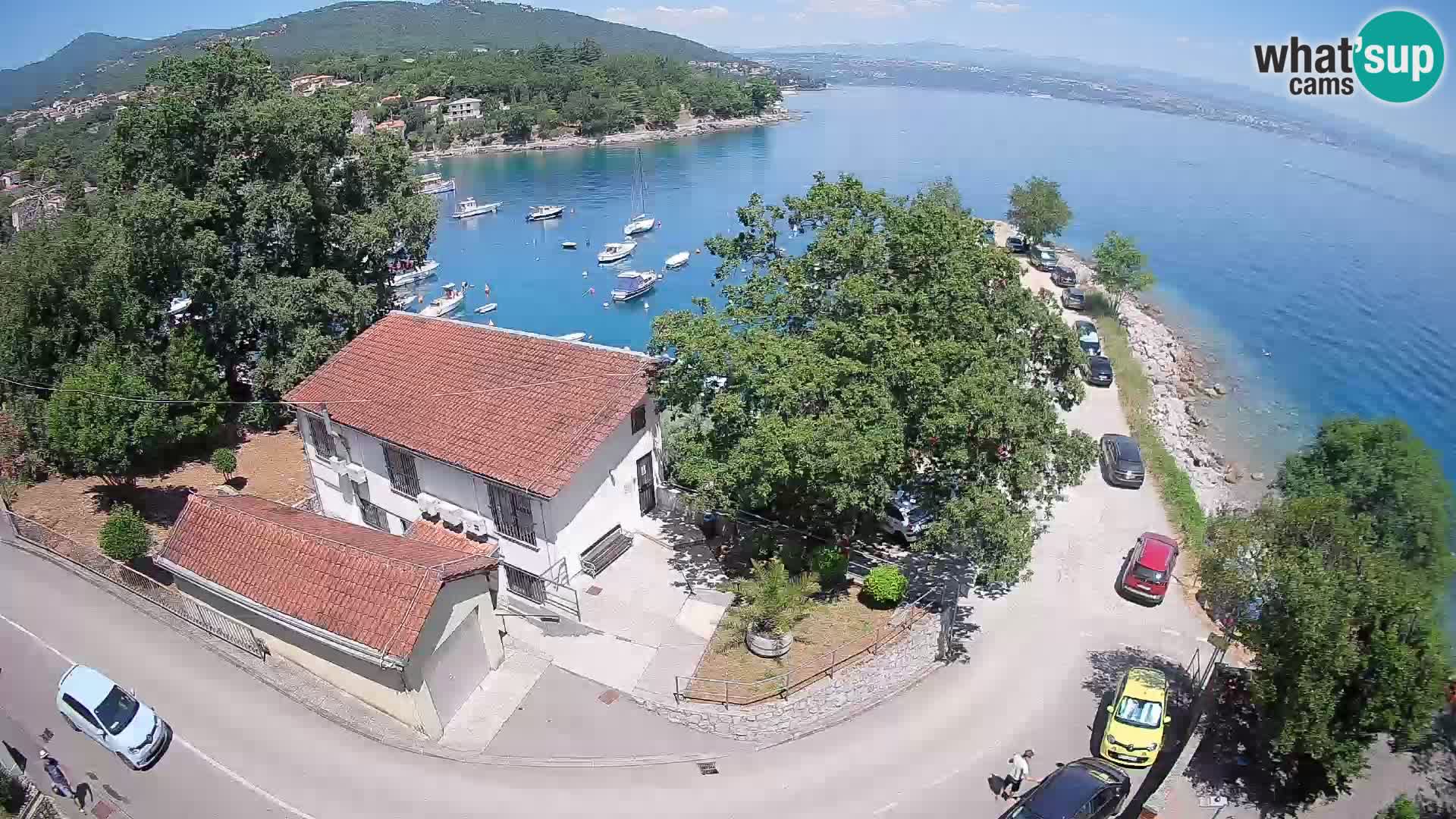Web kamera luka Ika – Pogled uživo na luku i svjetla Opatije