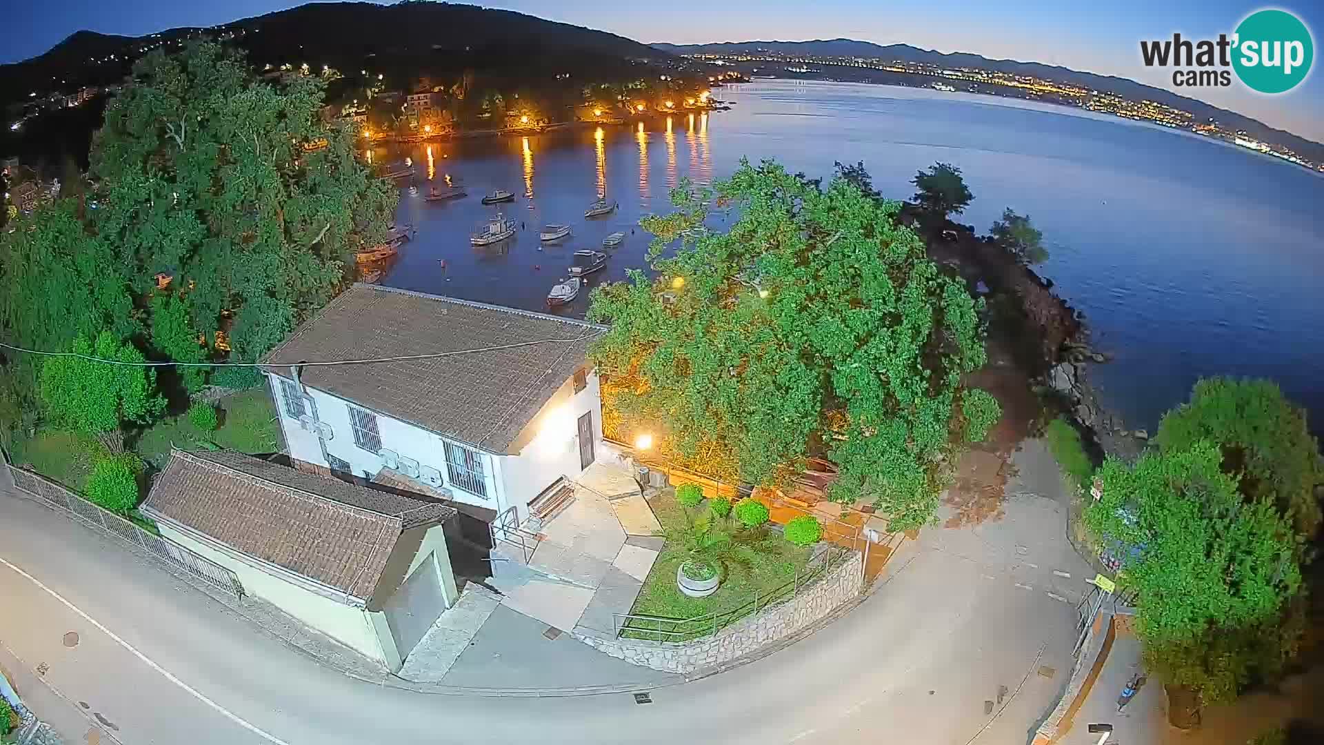 Ika Harbor Webcam – LIVE View of the Harbor and Opatija Lights