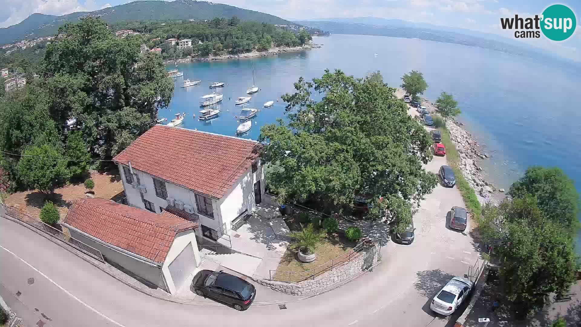 Spletna kamera pristanišče Ika – Pogled v živo na pristanišče in luči Opatije