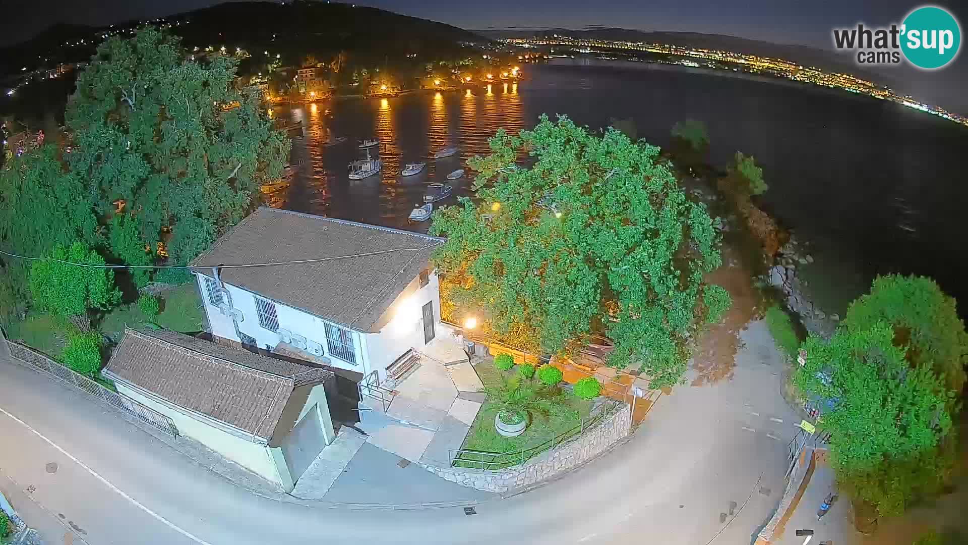 Ika Harbor Webcam – LIVE View of the Harbor and Opatija Lights