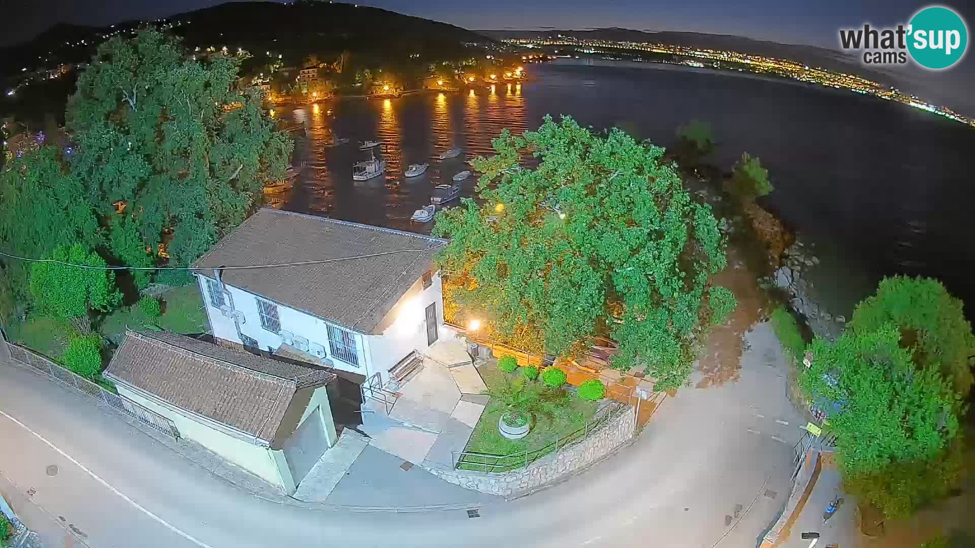 Ika Harbor Webcam – LIVE View of the Harbor and Opatija Lights