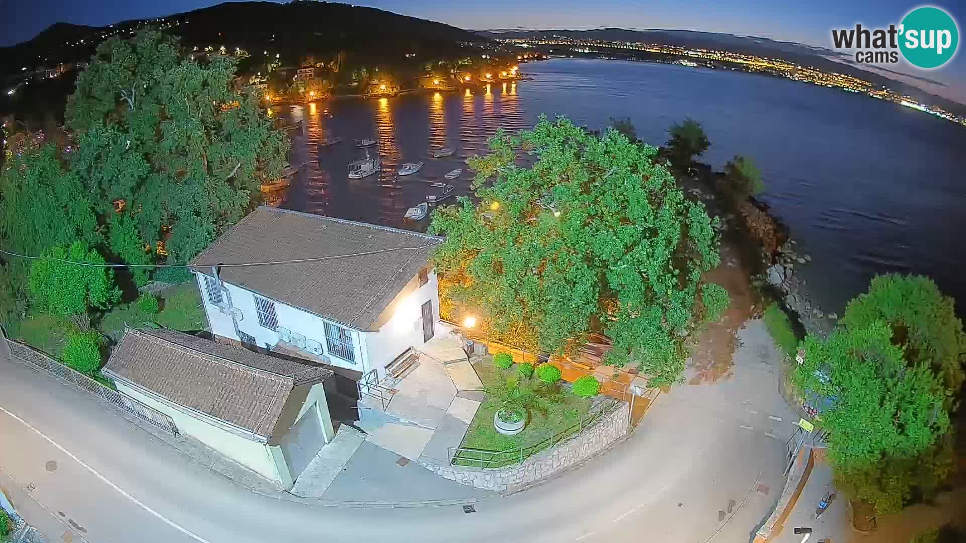 Ika Harbor Webcam – LIVE View of the Harbor and Opatija Lights