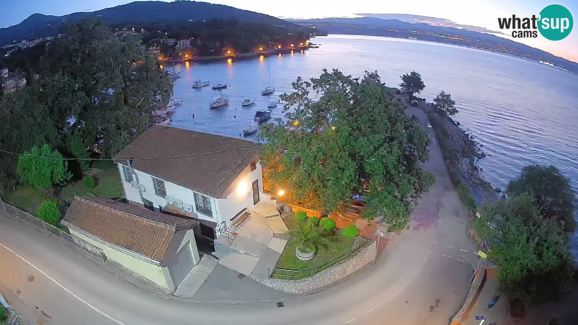 Ika Harbor Webcam – LIVE View of the Harbor and Opatija Lights