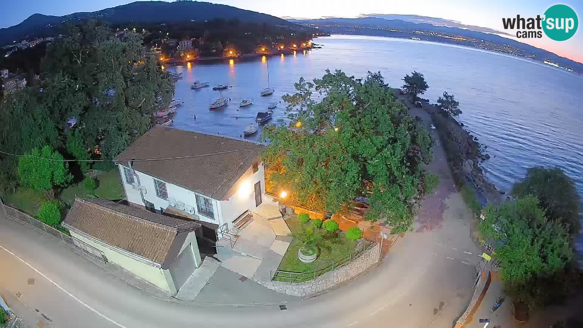 Ika Harbor Webcam – LIVE View of the Harbor and Opatija Lights
