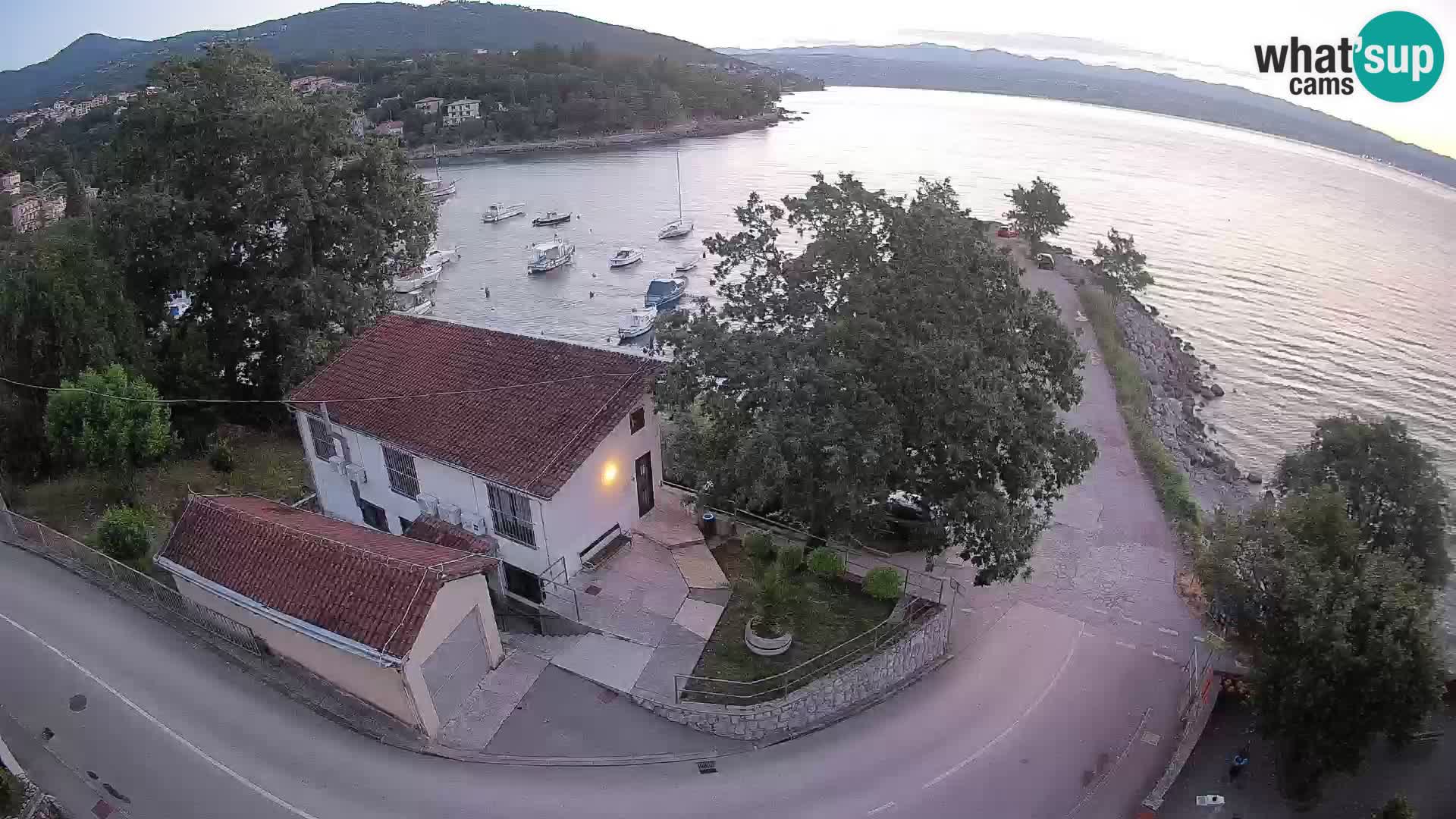 Ika Harbor Webcam – LIVE View of the Harbor and Opatija Lights