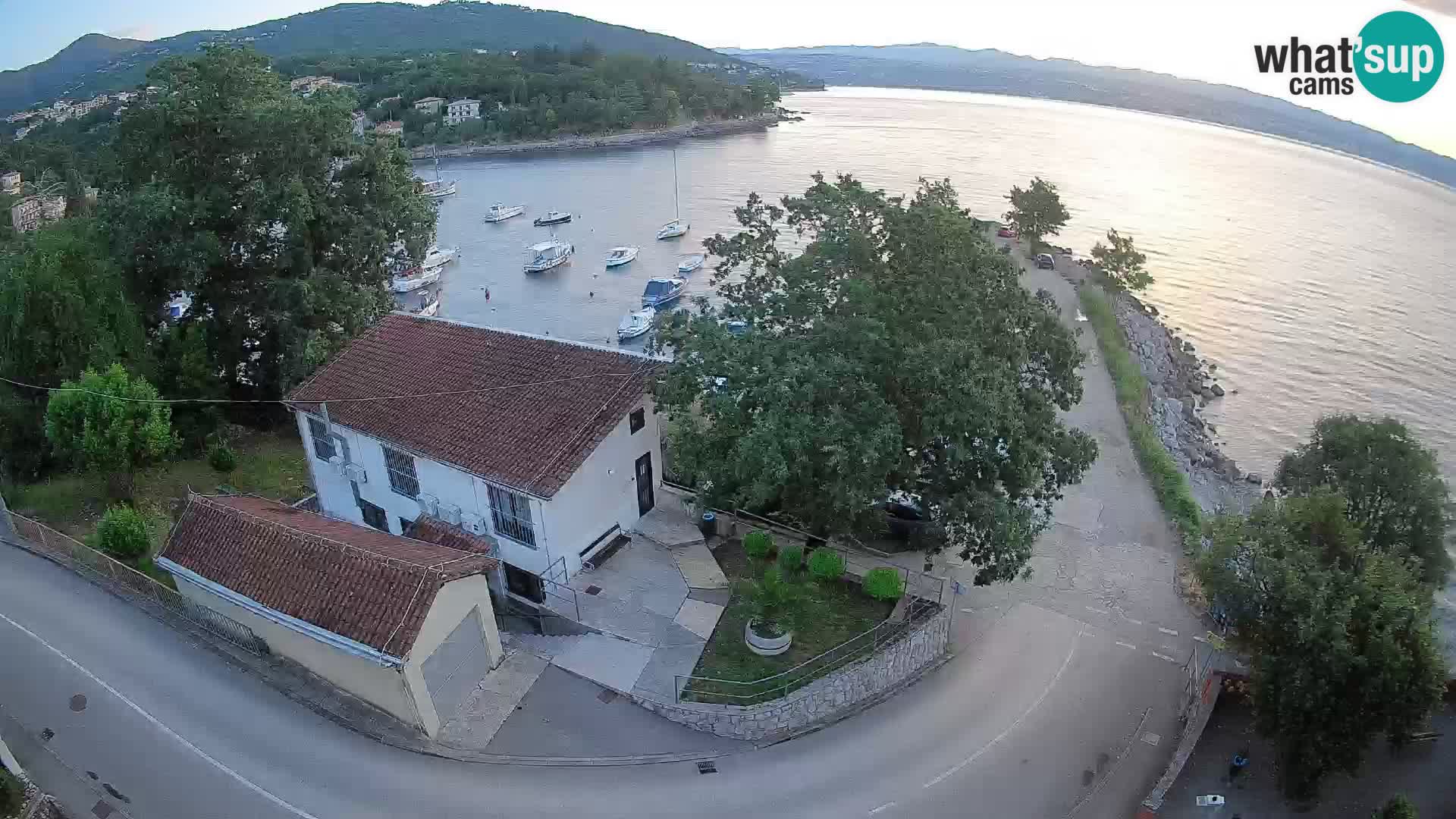 Ika Harbor Webcam – LIVE View of the Harbor and Opatija Lights