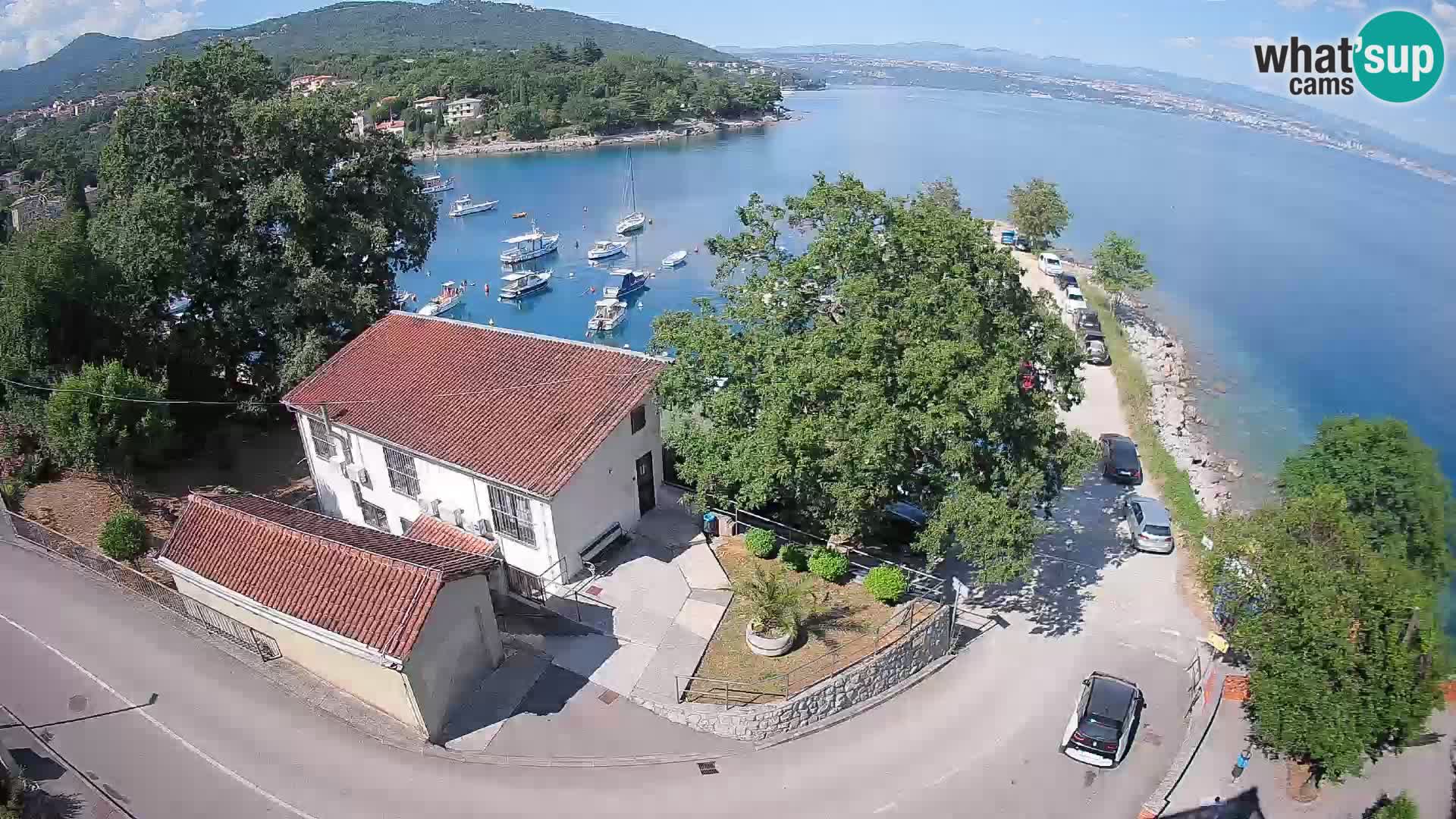 Web kamera luka Ika – Pogled uživo na luku i svjetla Opatije