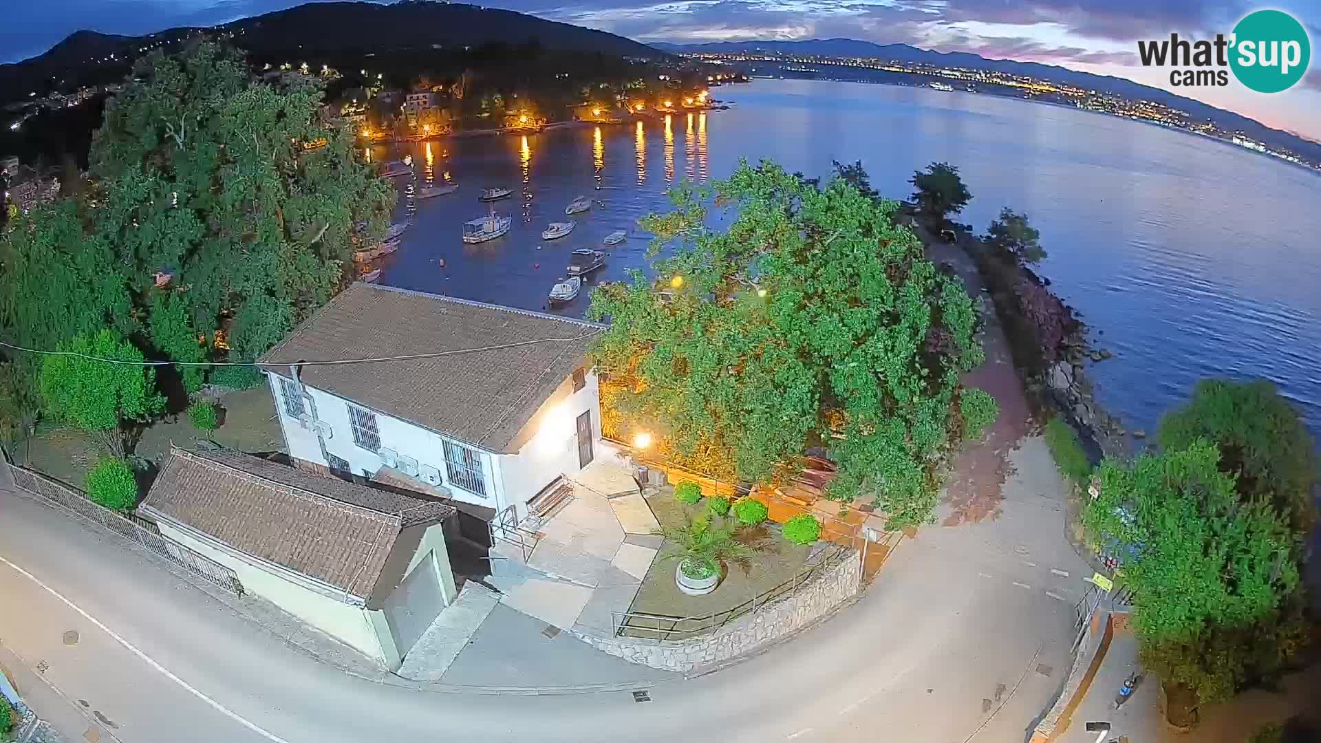 Ika Harbor Webcam – LIVE View of the Harbor and Opatija Lights