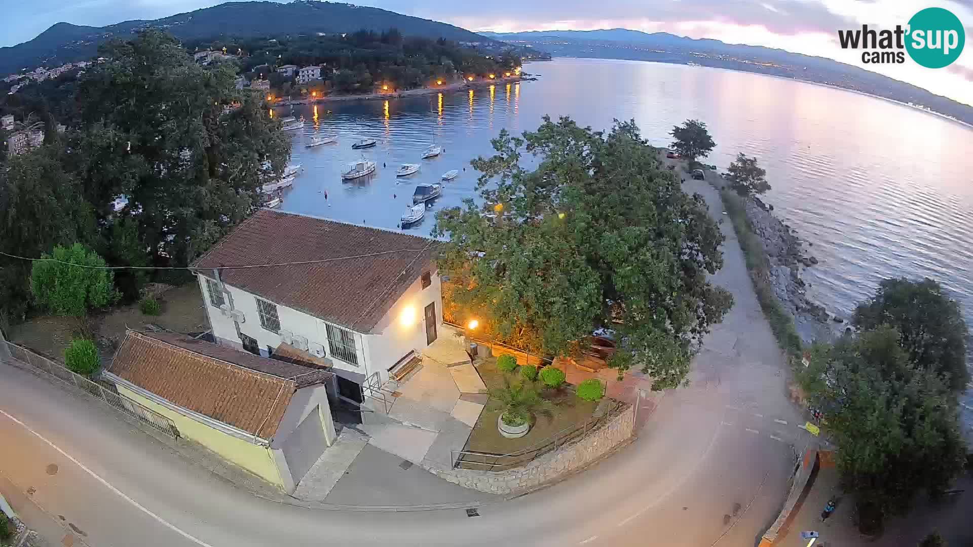 Ika Harbor Webcam – LIVE View of the Harbor and Opatija Lights