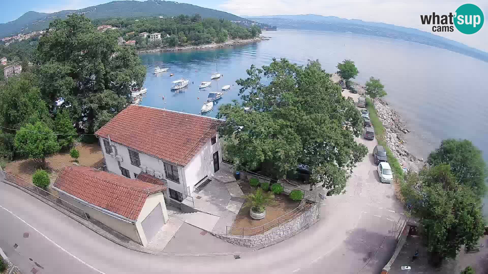 Web kamera luka Ika – Pogled uživo na luku i svjetla Opatije
