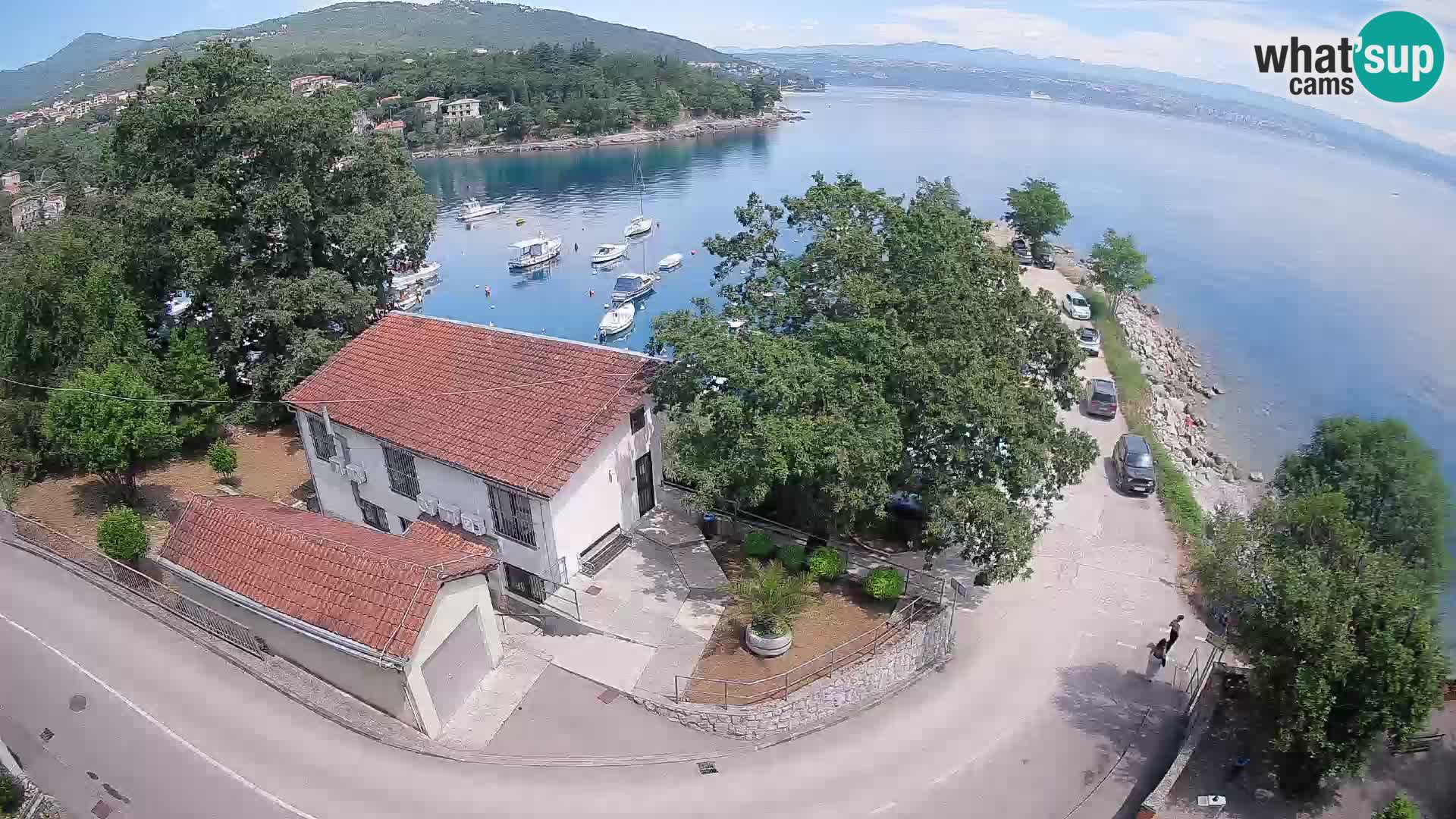 Spletna kamera pristanišče Ika – Pogled v živo na pristanišče in luči Opatije