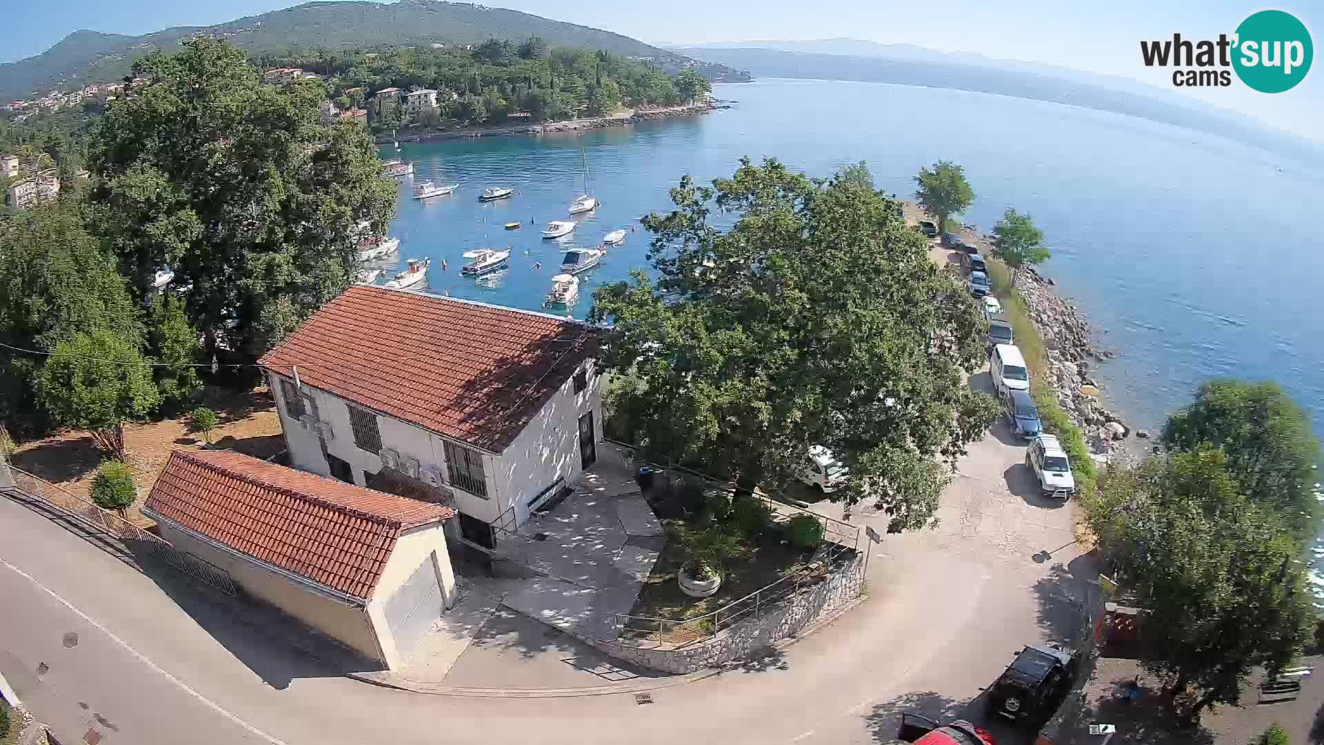 Spletna kamera pristanišče Ika – Pogled v živo na pristanišče in luči Opatije