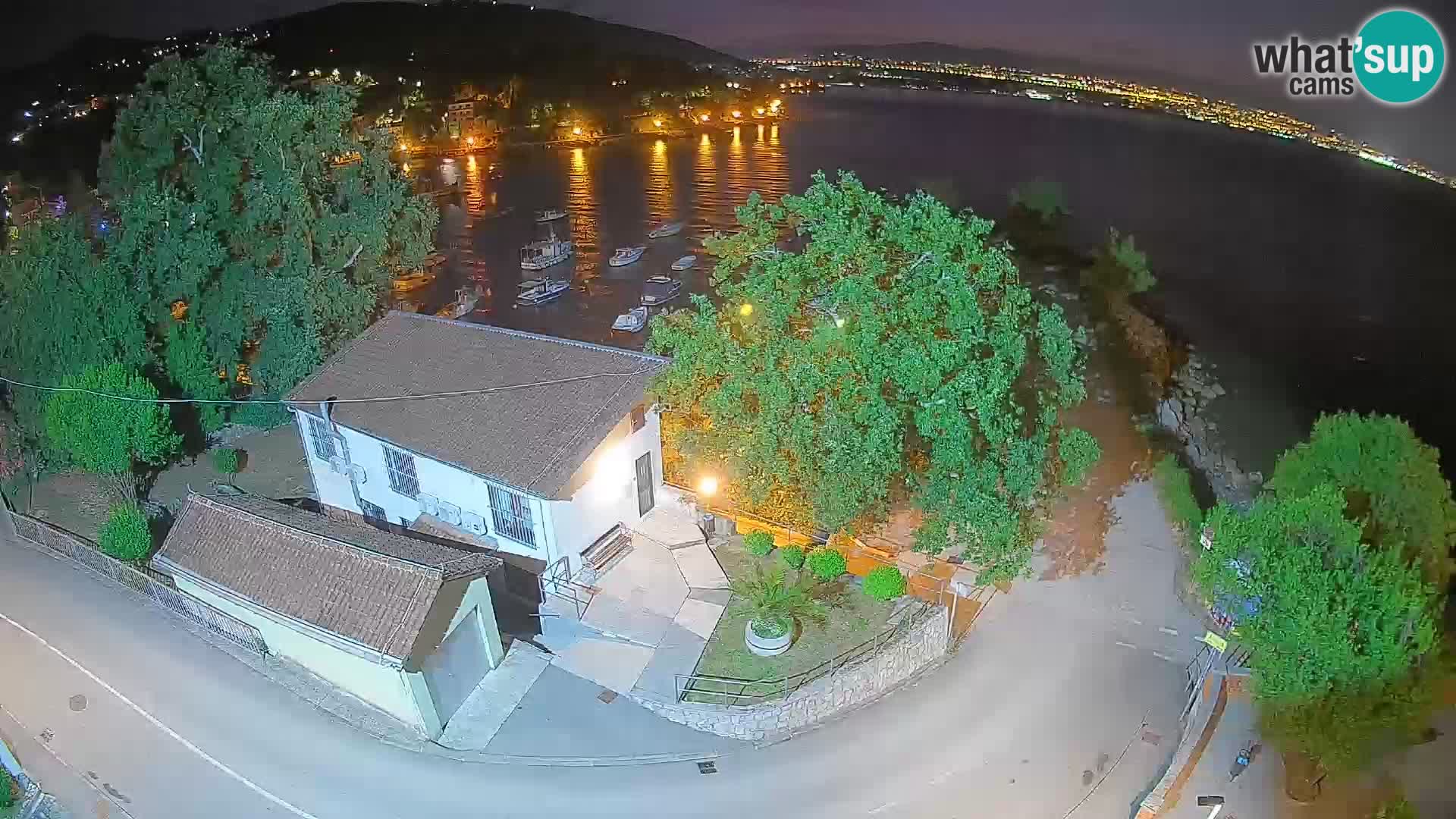 Ika Harbor Webcam – LIVE View of the Harbor and Opatija Lights