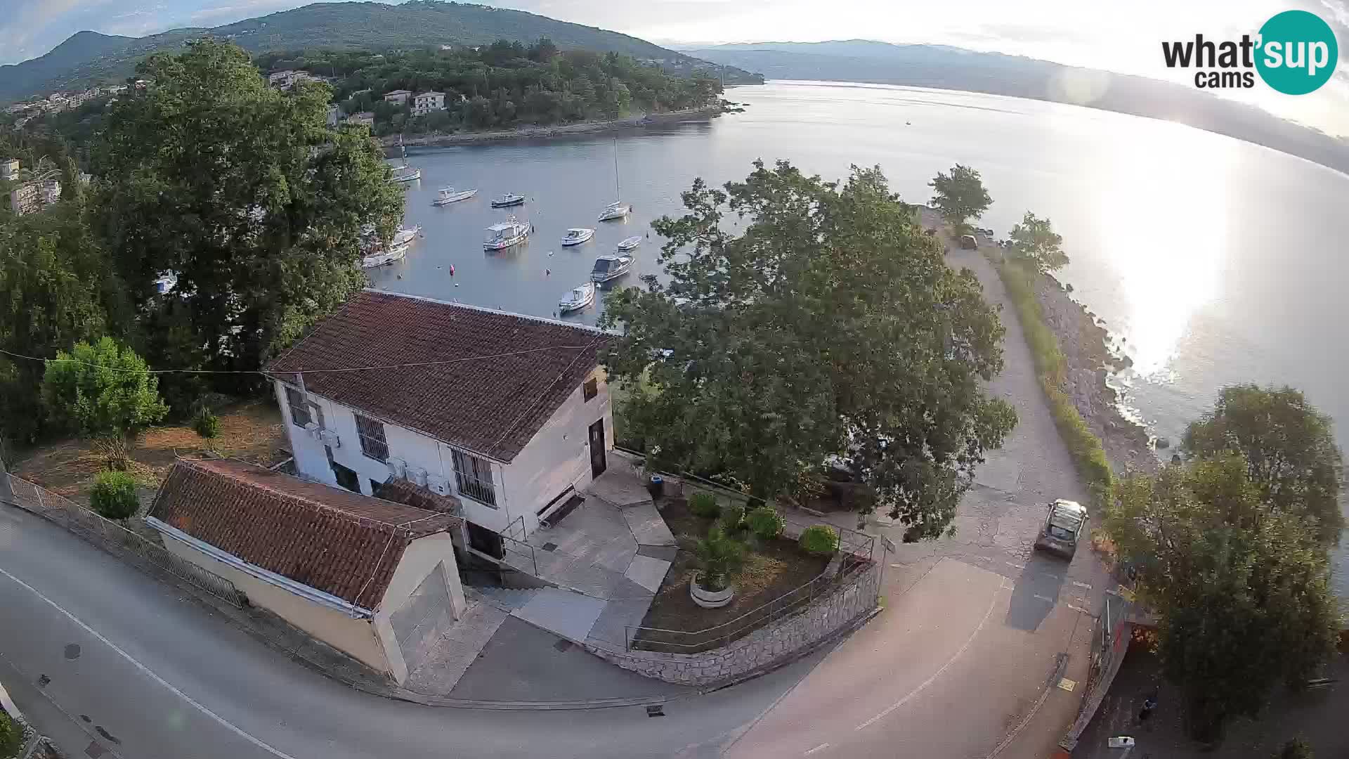 Ika Harbor Webcam – LIVE View of the Harbor and Opatija Lights