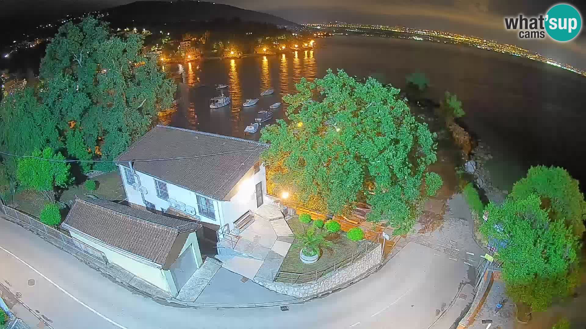 Ika Harbor Webcam – LIVE View of the Harbor and Opatija Lights