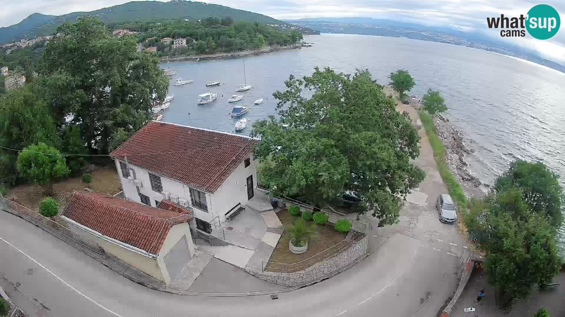 Web kamera luka Ika – Pogled uživo na luku i svjetla Opatije