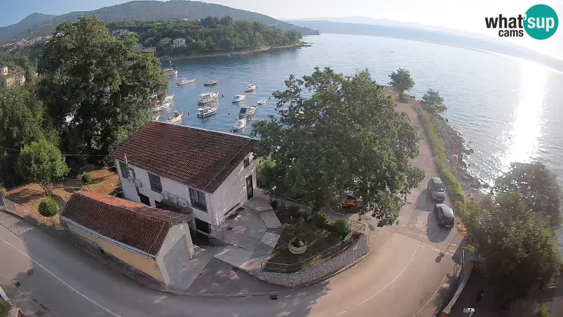 Web kamera luka Ika – Pogled uživo na luku i svjetla Opatije
