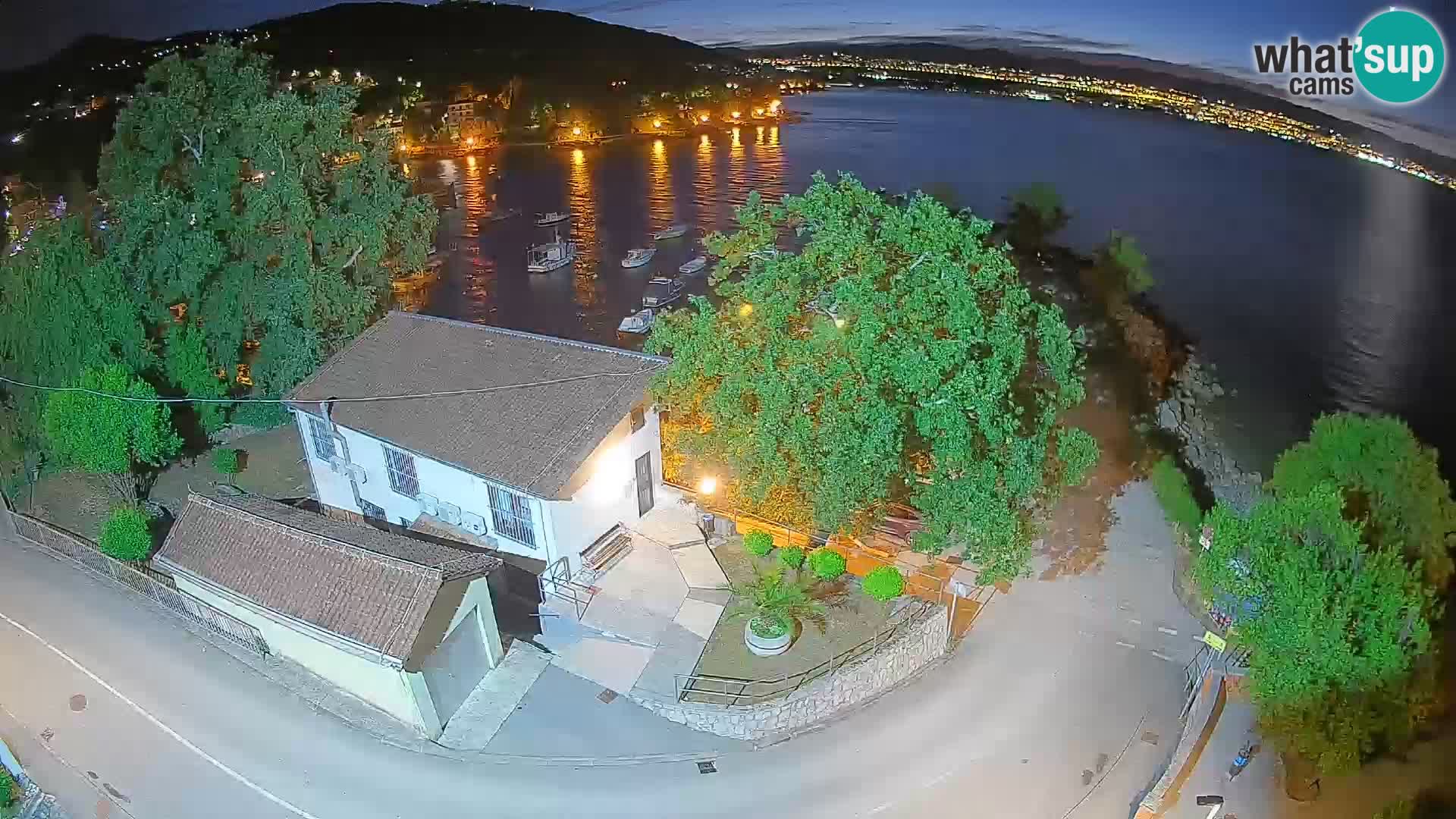 Ika Harbor Webcam – LIVE View of the Harbor and Opatija Lights