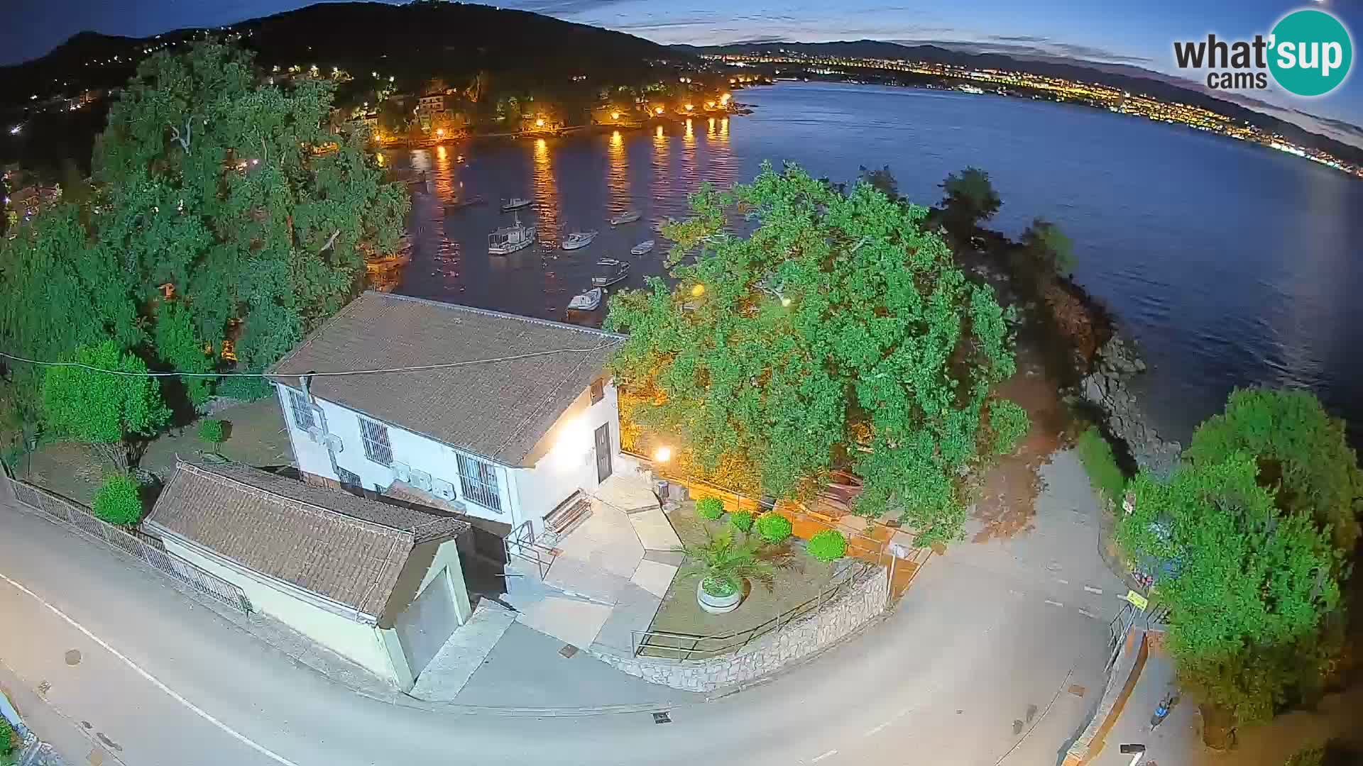 Ika Harbor Webcam – LIVE View of the Harbor and Opatija Lights