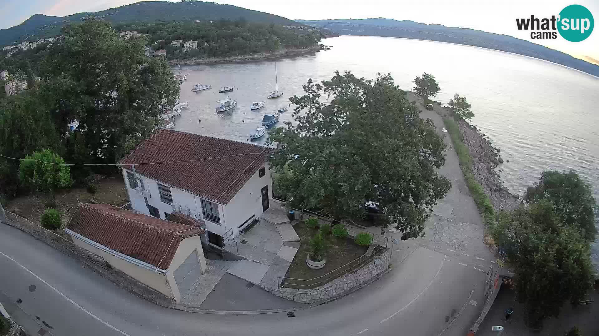 Ika Harbor Webcam – LIVE View of the Harbor and Opatija Lights