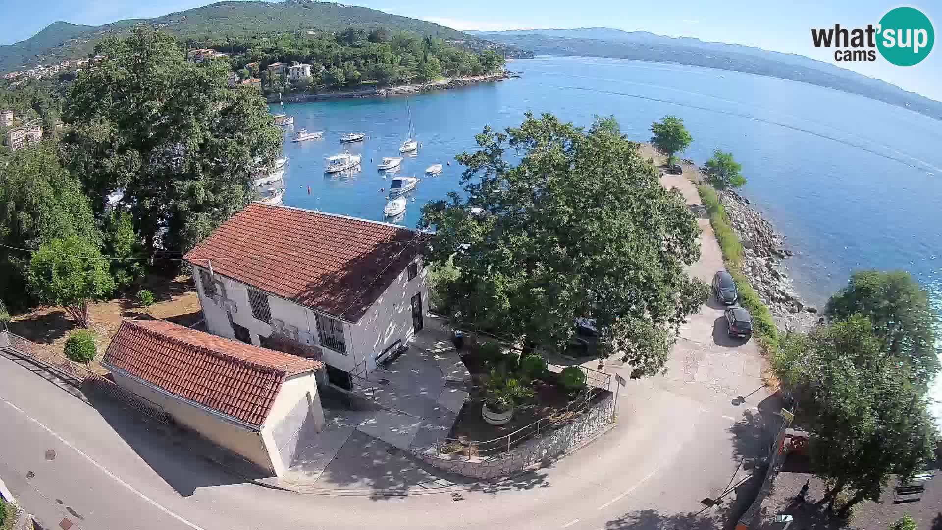 Web kamera luka Ika – Pogled uživo na luku i svjetla Opatije
