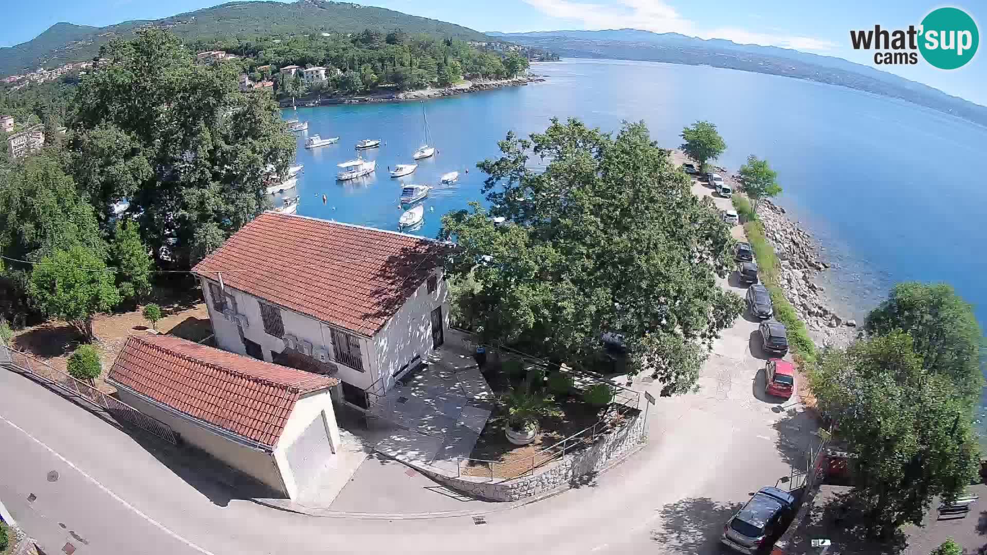 Spletna kamera pristanišče Ika – Pogled v živo na pristanišče in luči Opatije
